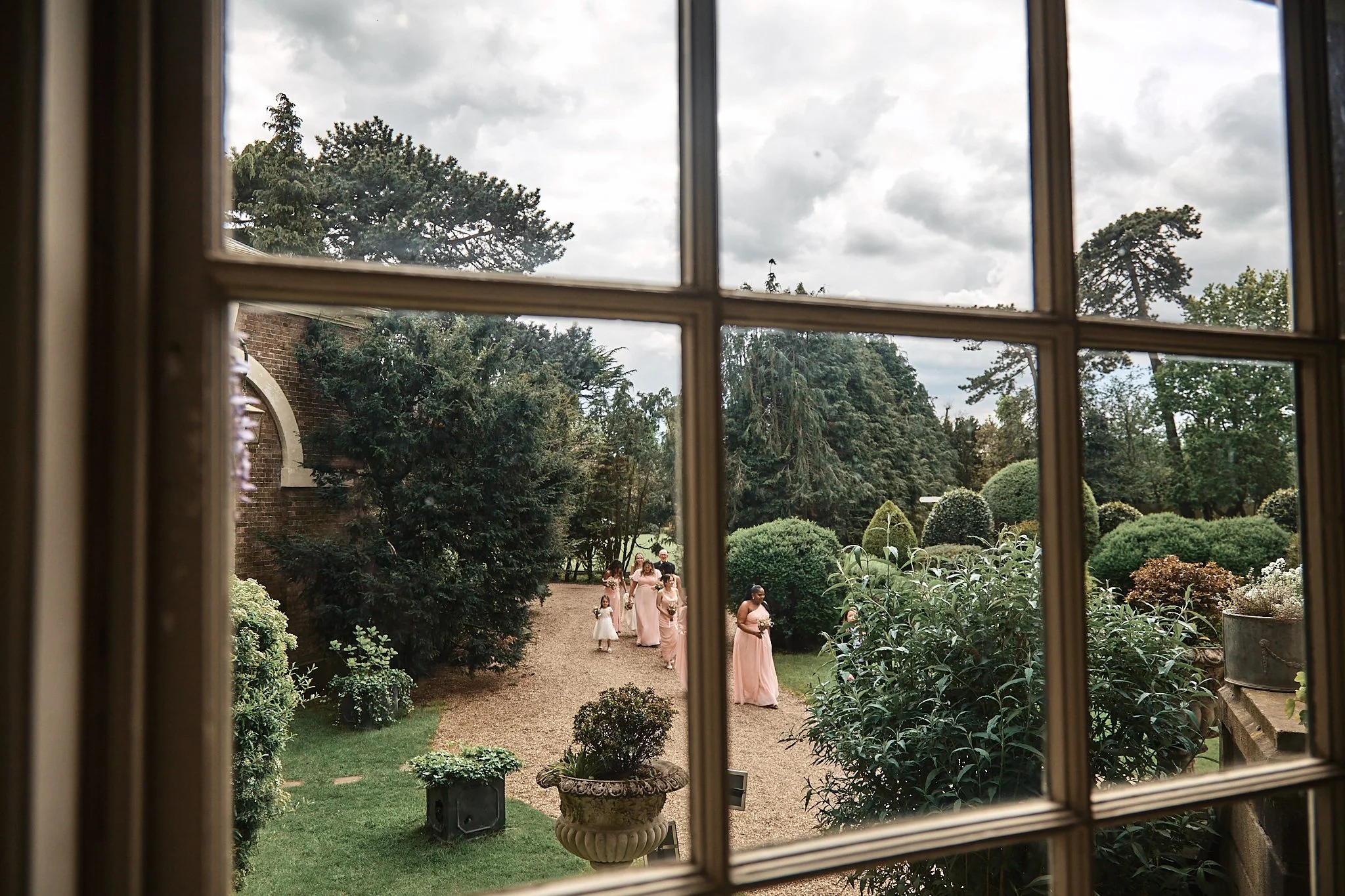 Hampton_court_house_wedding-h&d019.jpg