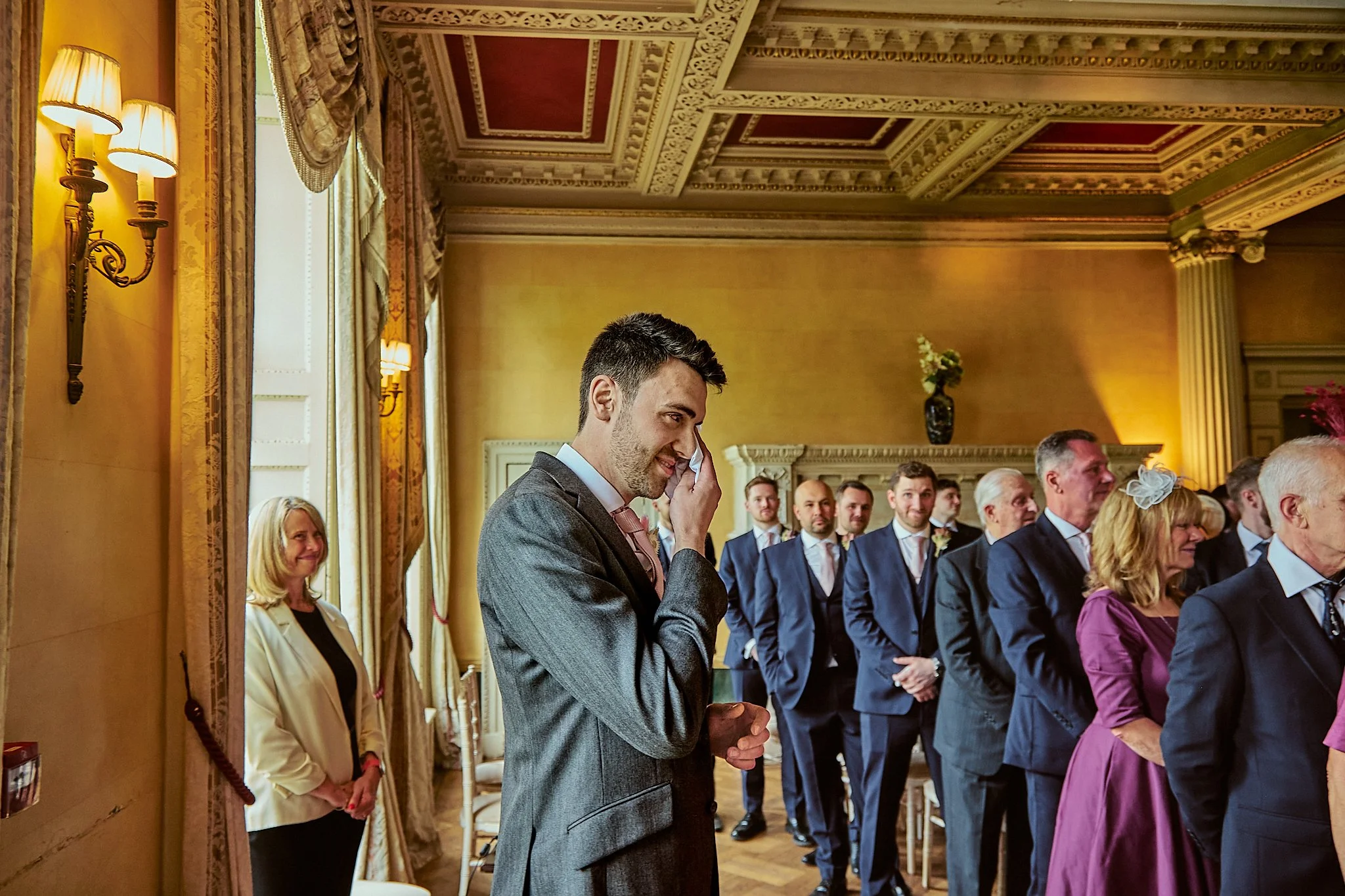Hampton_court_house_wedding-h&d023.jpg