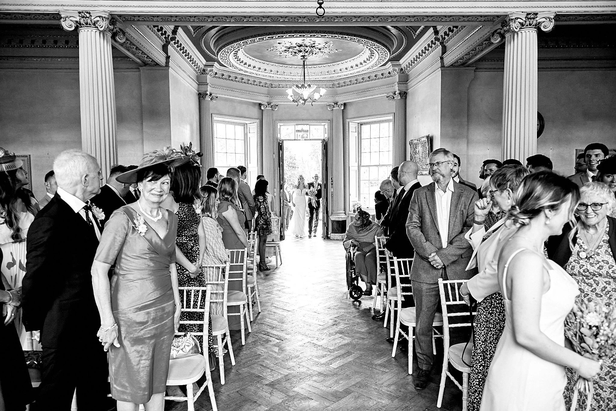 Hampton_court_house_wedding-h&d024.jpg