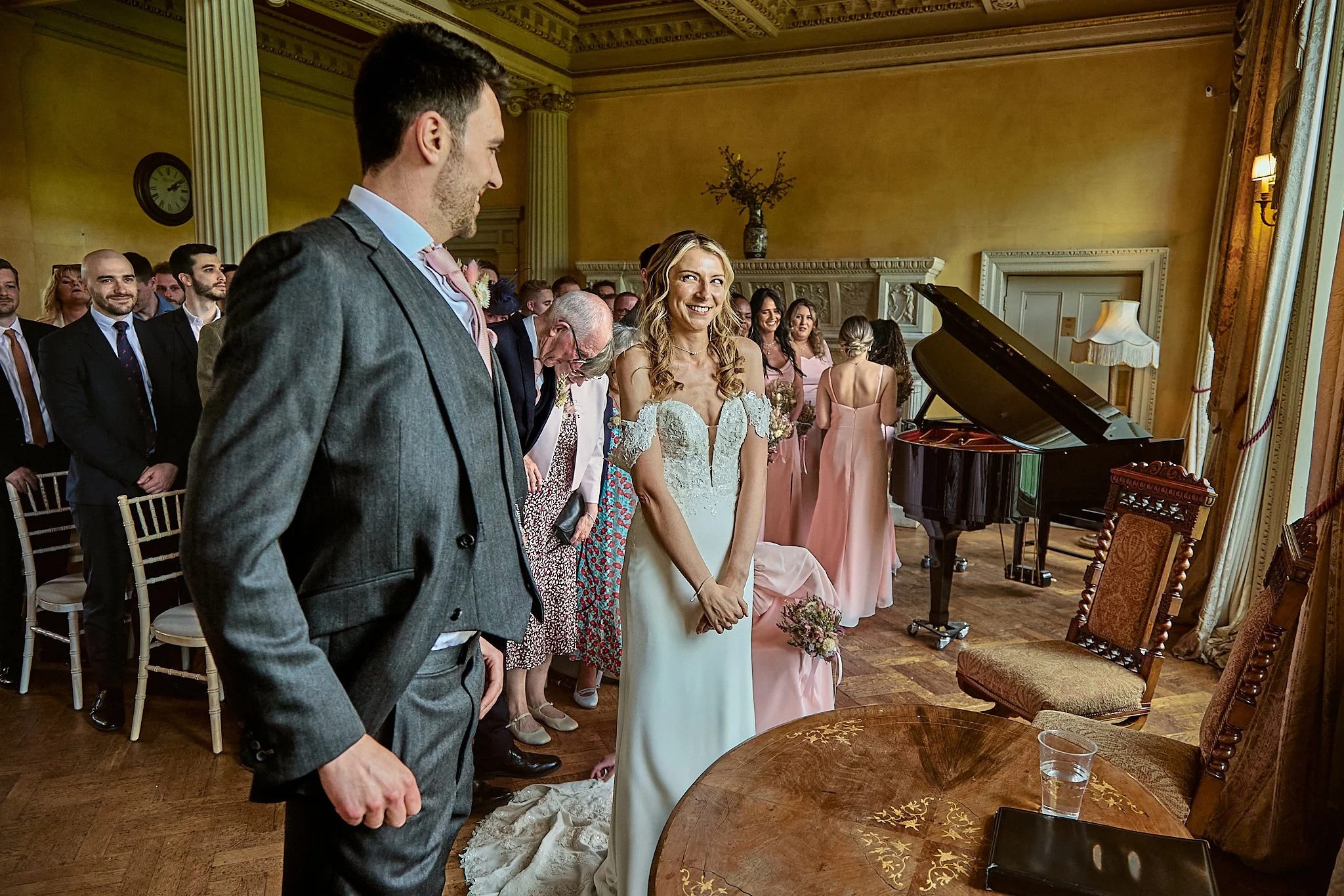 Hampton_court_house_wedding-h&d029.jpg