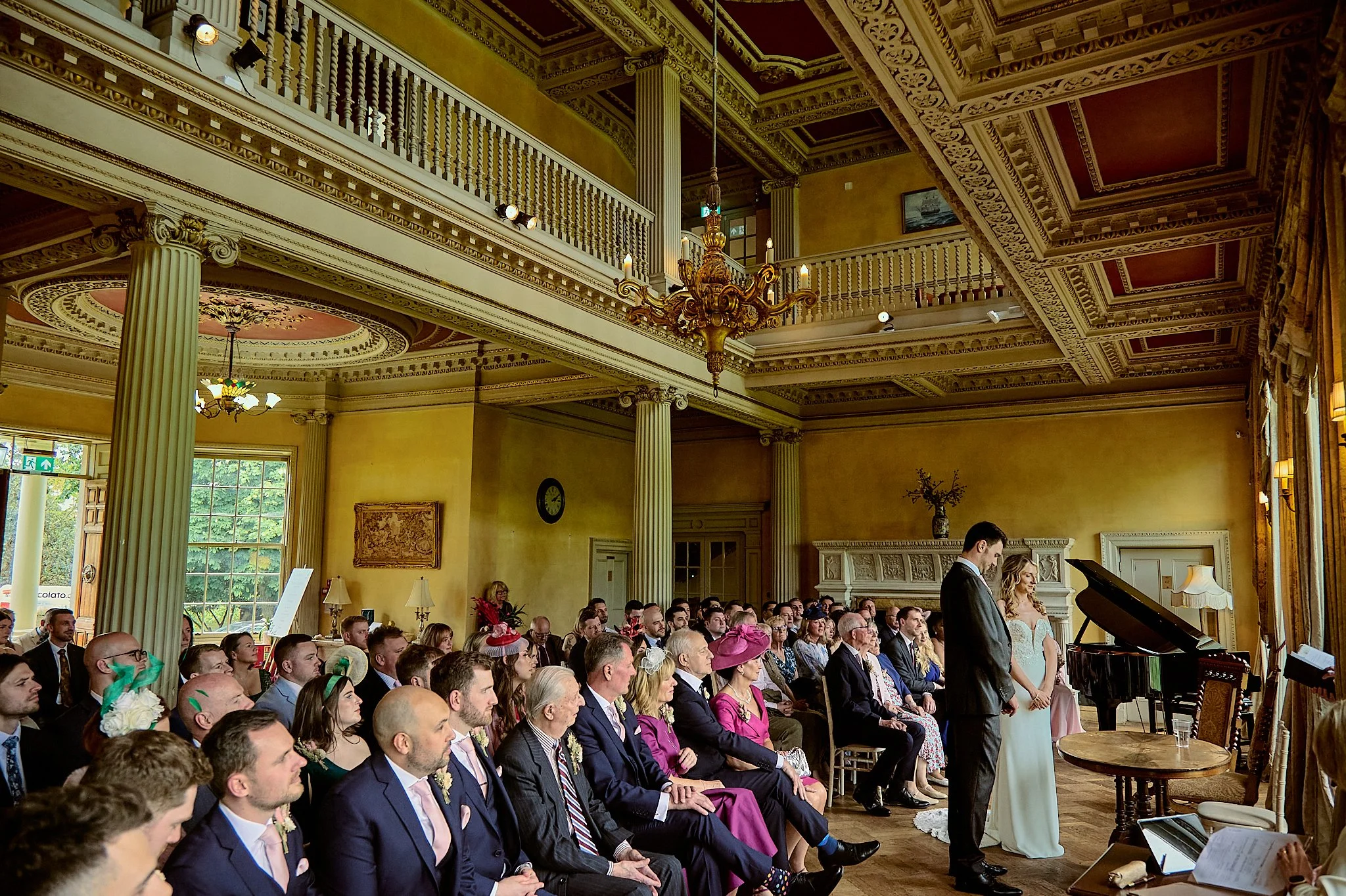 Hampton_court_house_wedding-h&d030.jpg