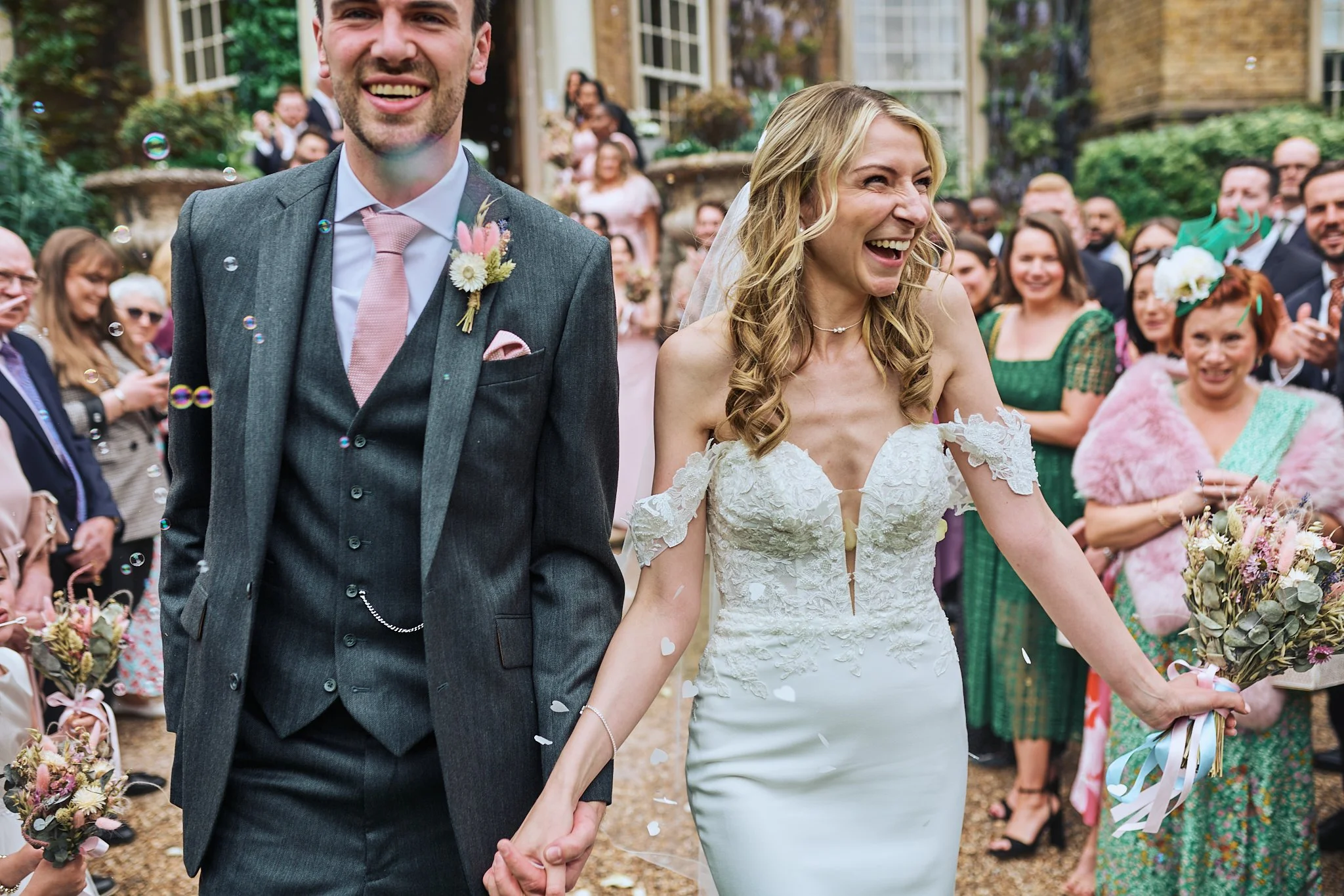 Hampton_court_house_wedding-h&d040.jpg