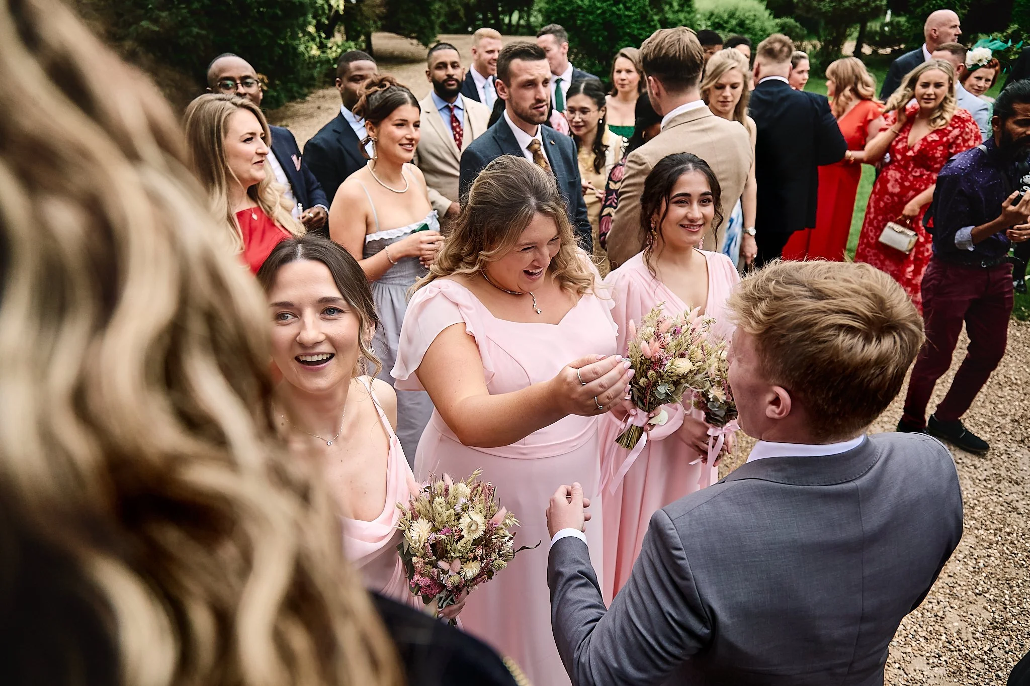 Hampton_court_house_wedding-h&d044.jpg