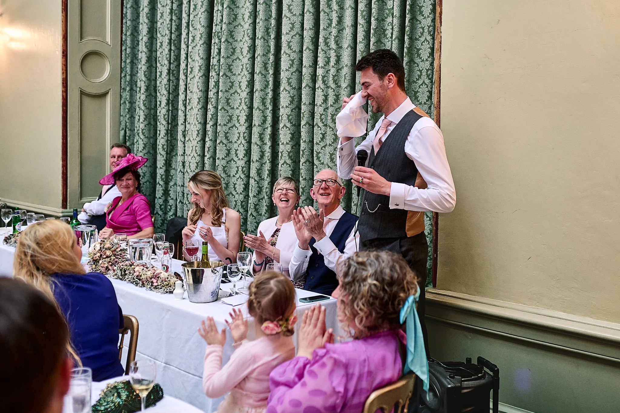Hampton_court_house_wedding-h&d066.jpg