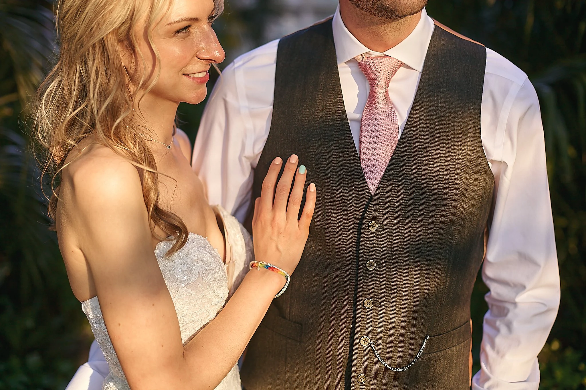 Hampton_court_house_wedding-h&d070.jpg