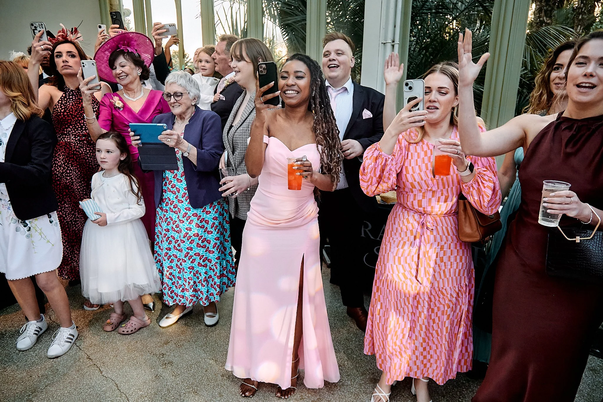 Hampton_court_house_wedding-h&d082.jpg