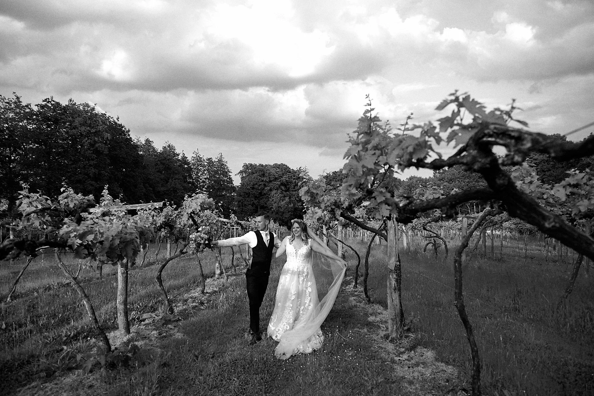 Old Luxters Barn-wedding 147.jpg