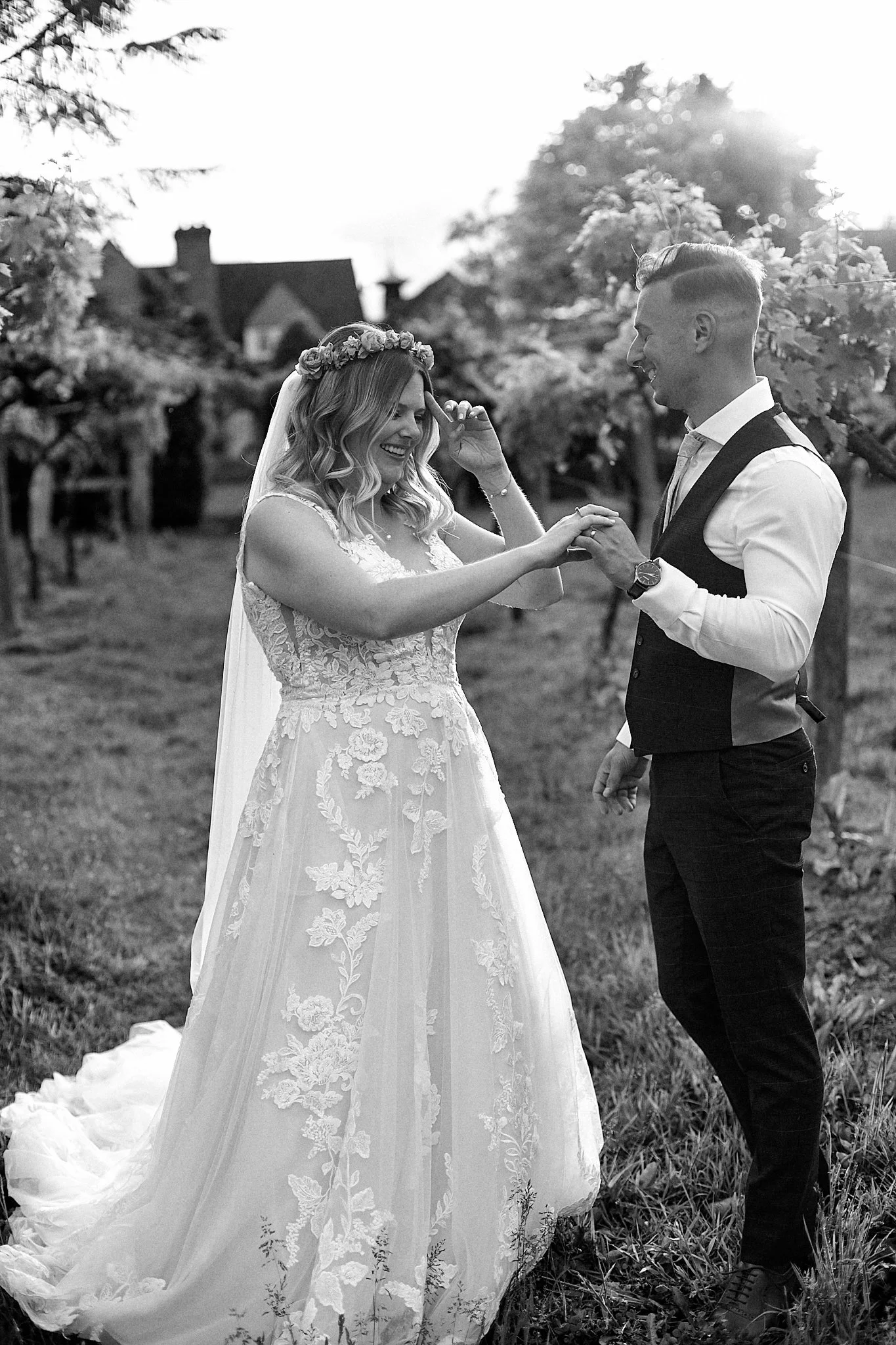 Old Luxters Barn-wedding 150.jpg