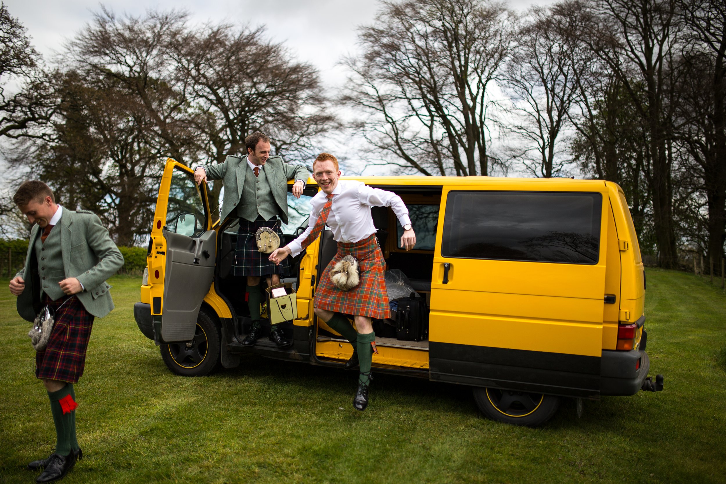 St Andrews wedding photographer capturing a natural wedding moment by Olliver Photography