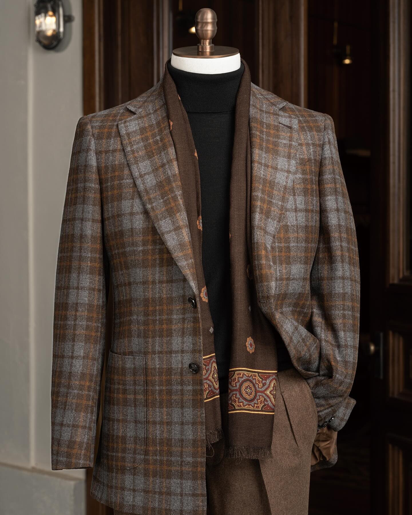 Presenting this week&rsquo;s CLUB CARRAWAY Featured Look. 

Jacket featuring cloth by Ermenegildo Zegna comprised of wool + silk + cashmere paired with our milk chocolate Flannel Trouser. 

This look is available to order on demand. Comment or DM to 