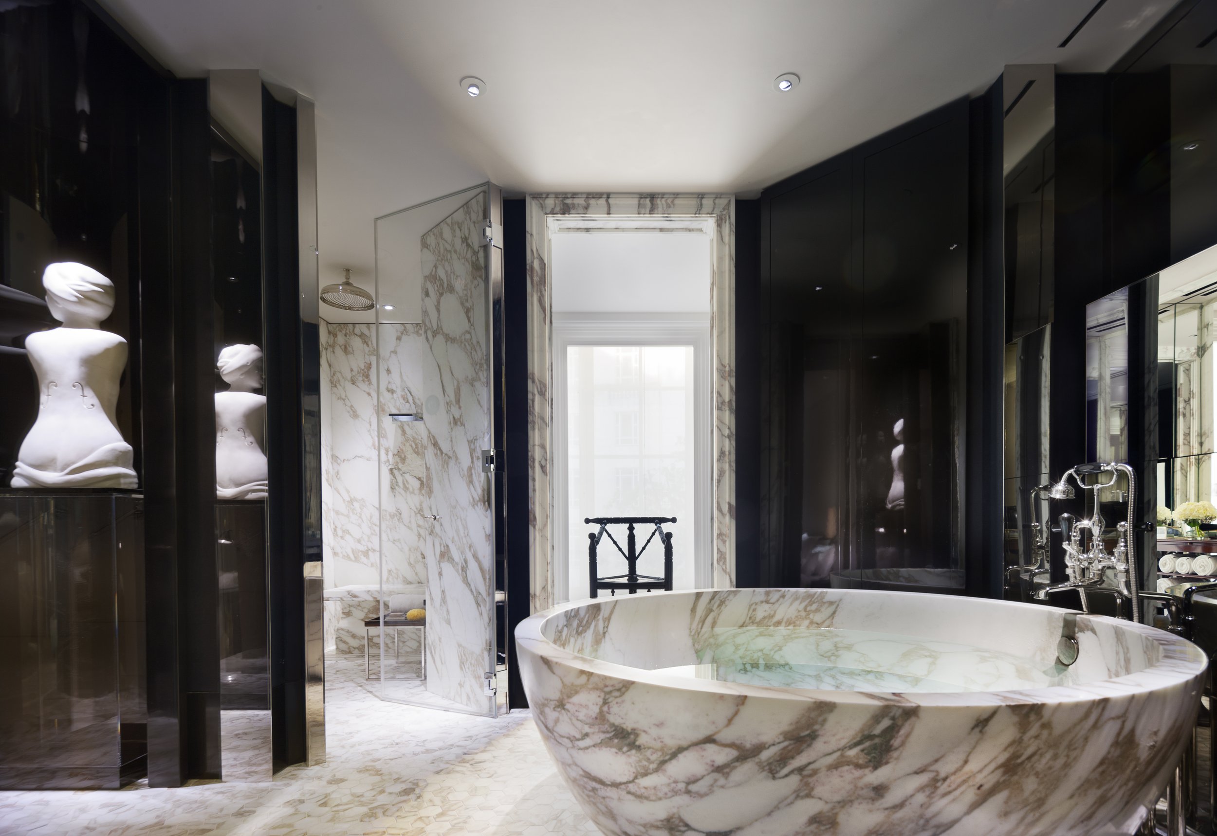 Rosewood_London_Manor_House_Suite_Master_Bathroom_1.jpg
