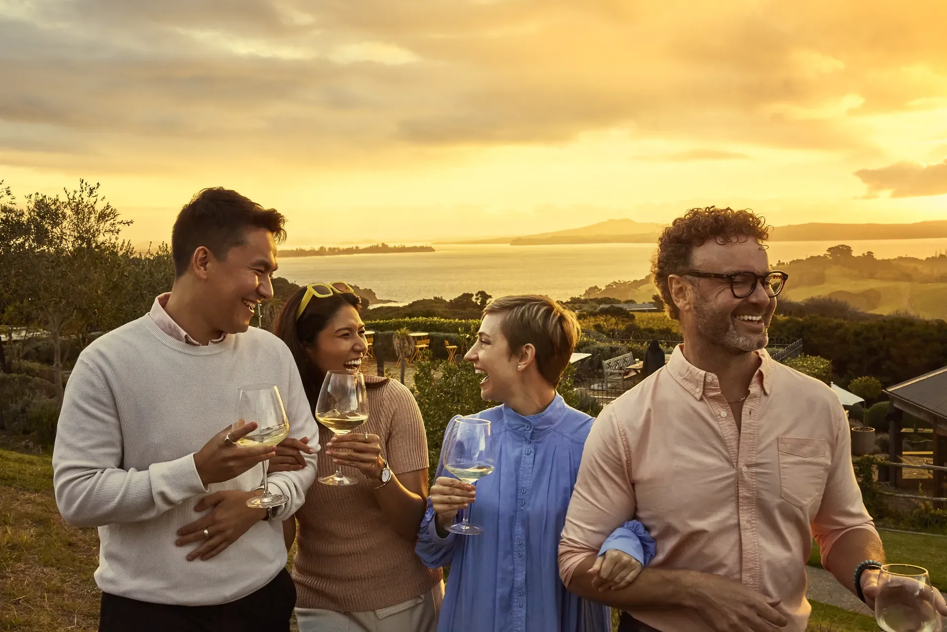 670674-friends-enjoying-wine-at-mudbrick-vineyard-web-optimised-1920.webp