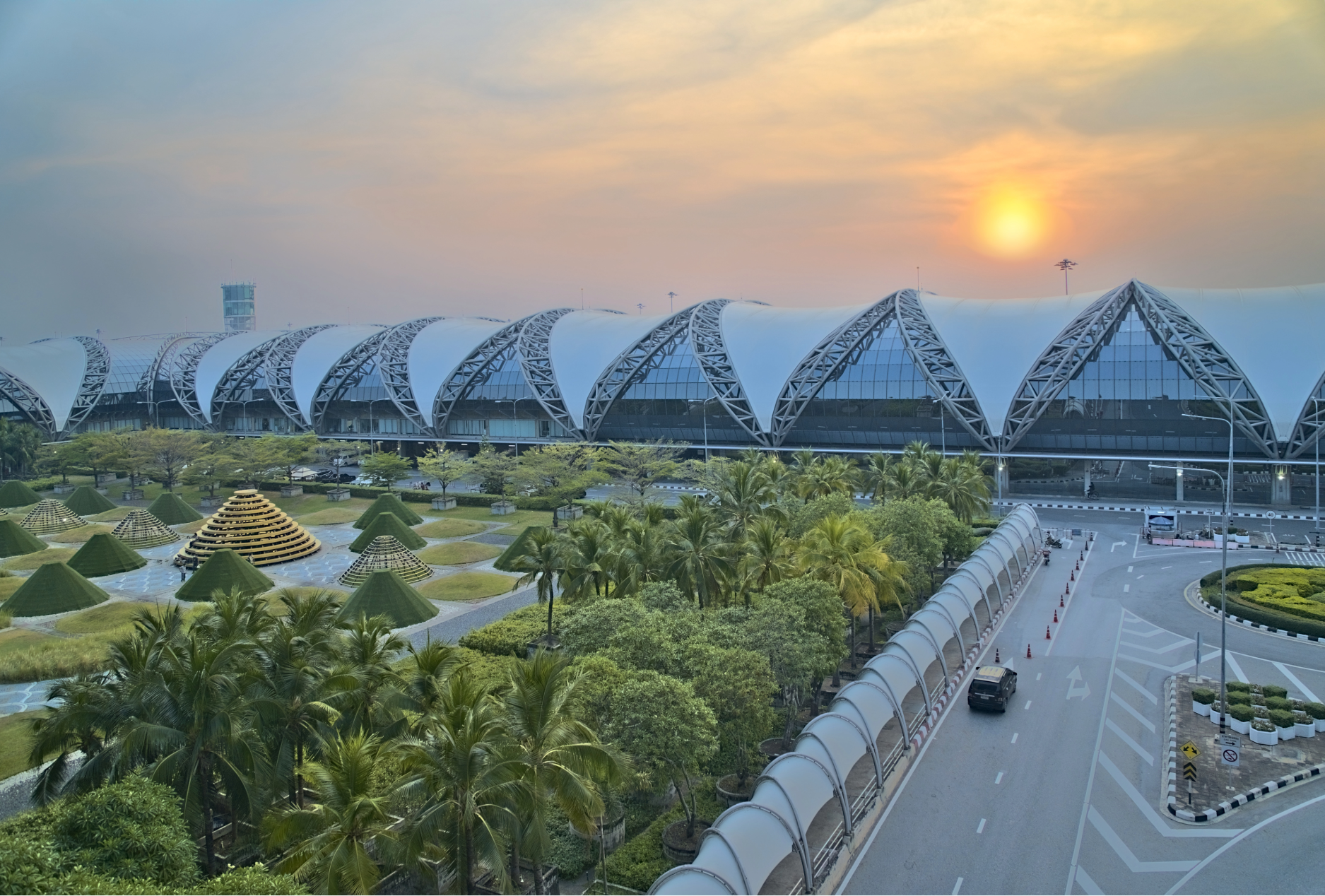 Suvarnabhumi Airport (BKK) at sunrise