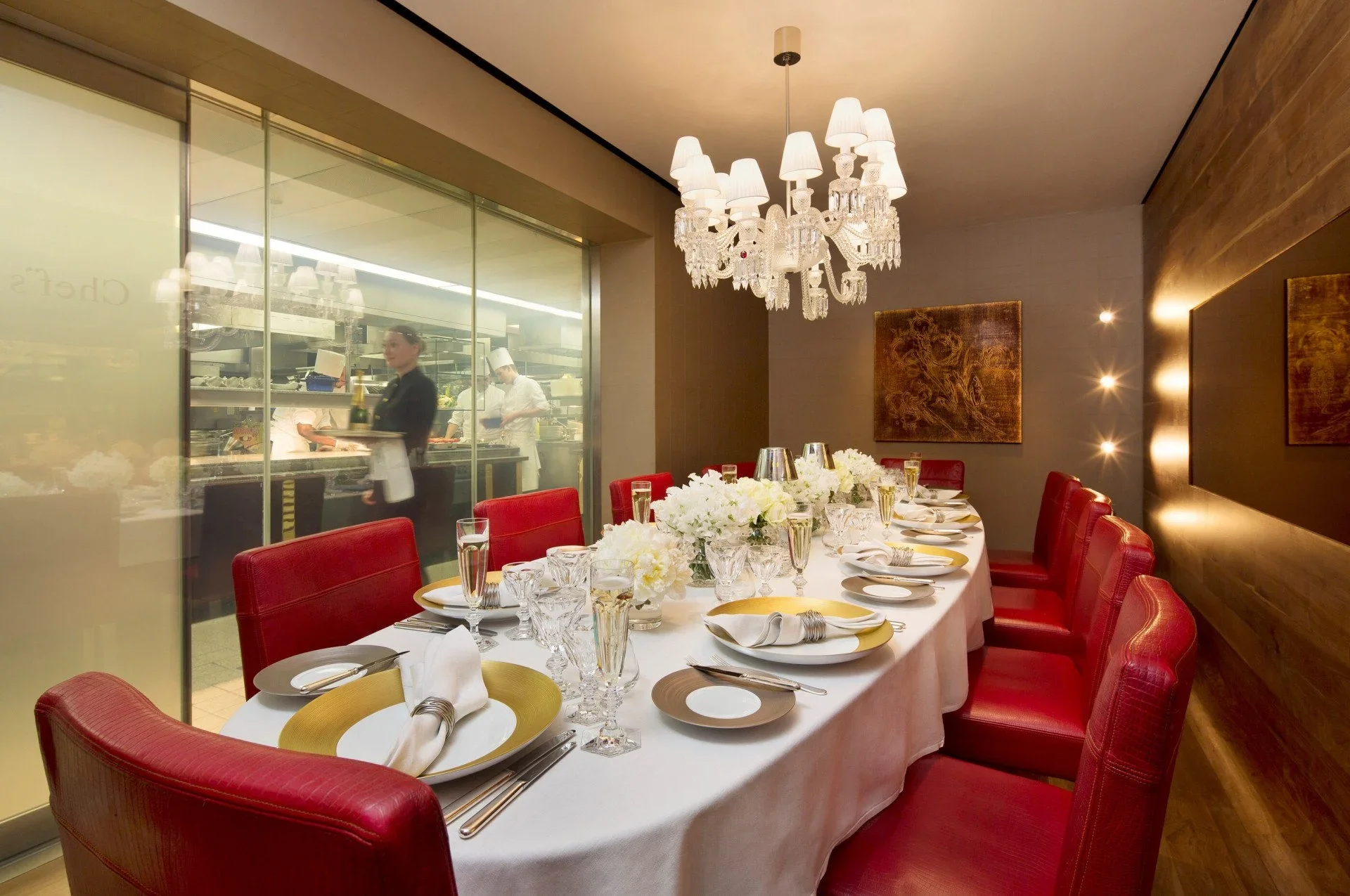tdl-chefs-table-private-dining-glass-clear-high-res.webp