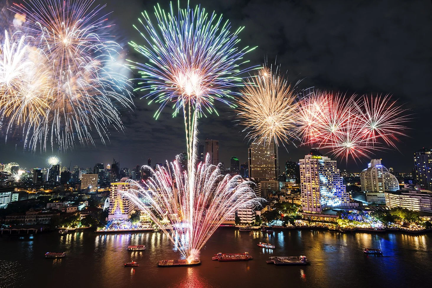 The Peninsula Bangkok - Fireworks