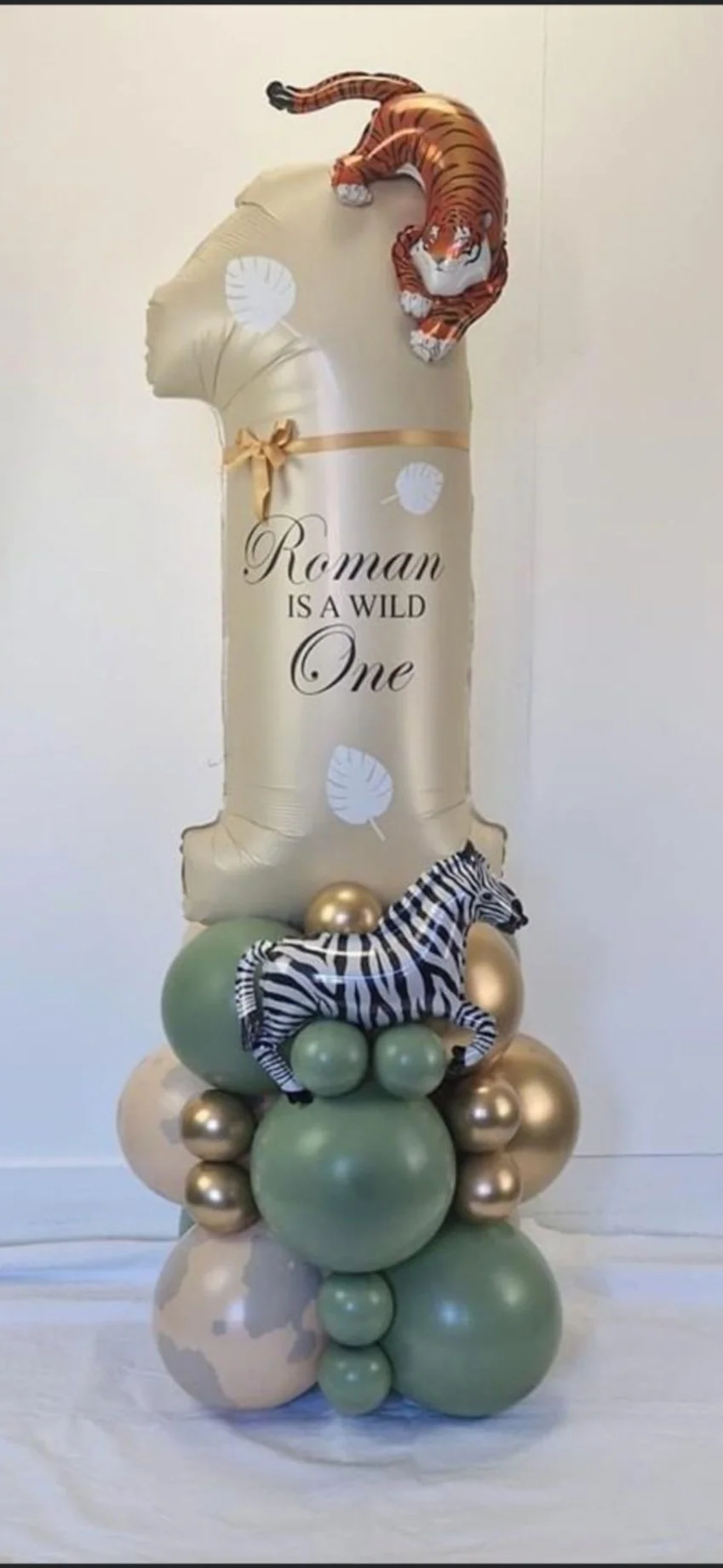 Age 1 balloon stack £35