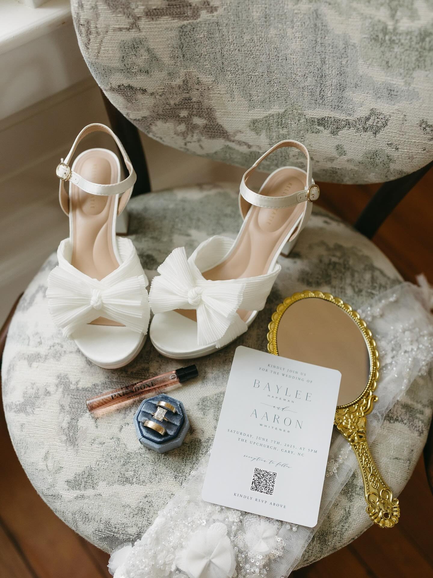 What a wonderful day celebrating Baylee &amp; Aaron on Saturday! Some of my favorite vendors were there to create the most amazing wedding for these two. Thank you @lauramemoryphotography for capturing it all so well! 📸💍🥂
.
.
Photography | @lauram