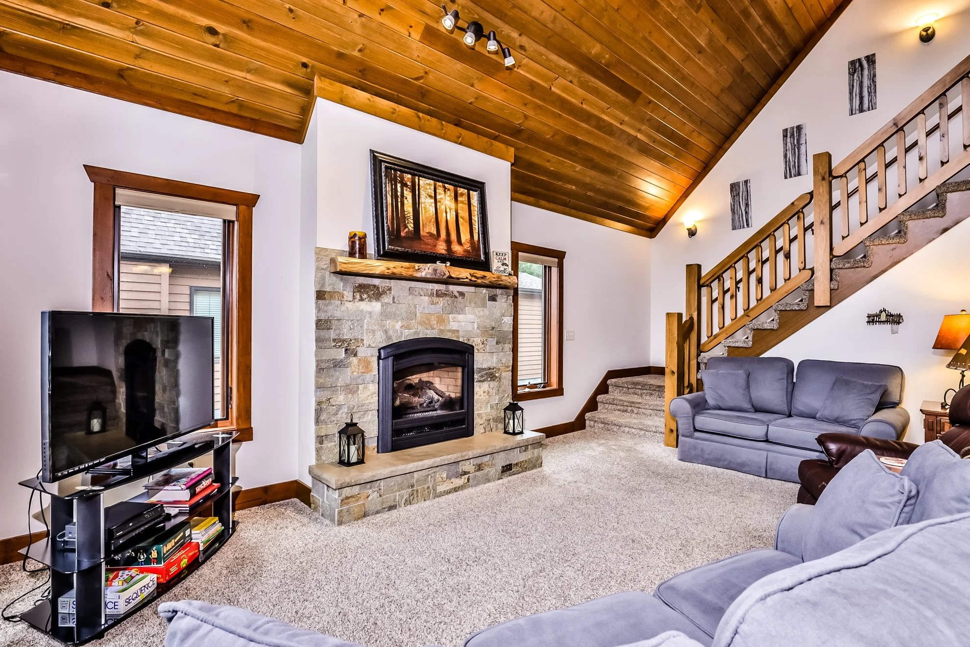 Lake Content Resort Cabin 3 — STEPAWAY Vacation Rentals