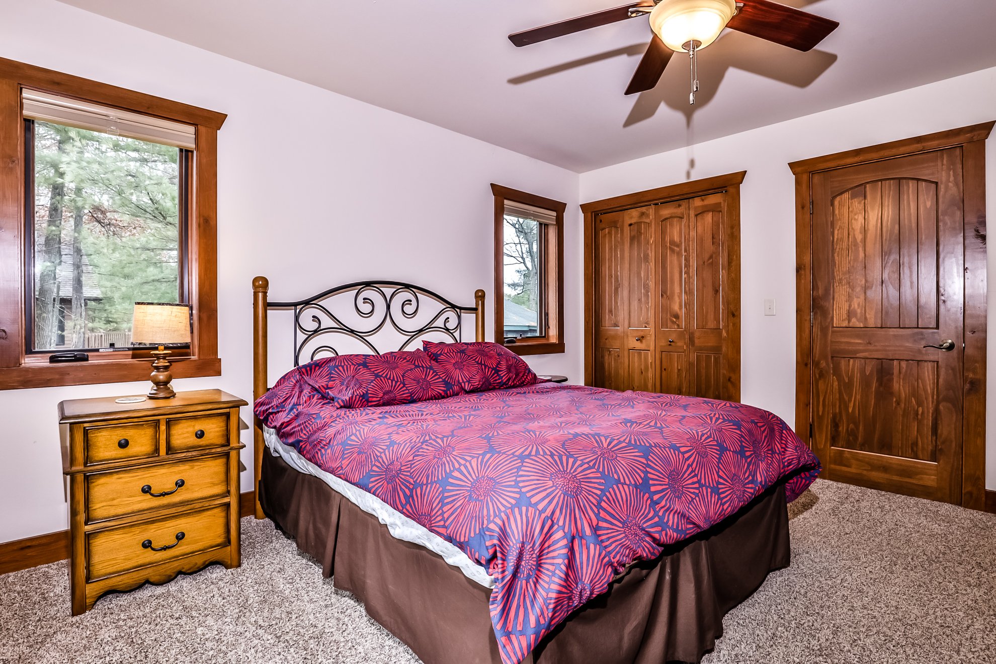 Lake Content Resort Cabin 3 — STEPAWAY Vacation Rentals