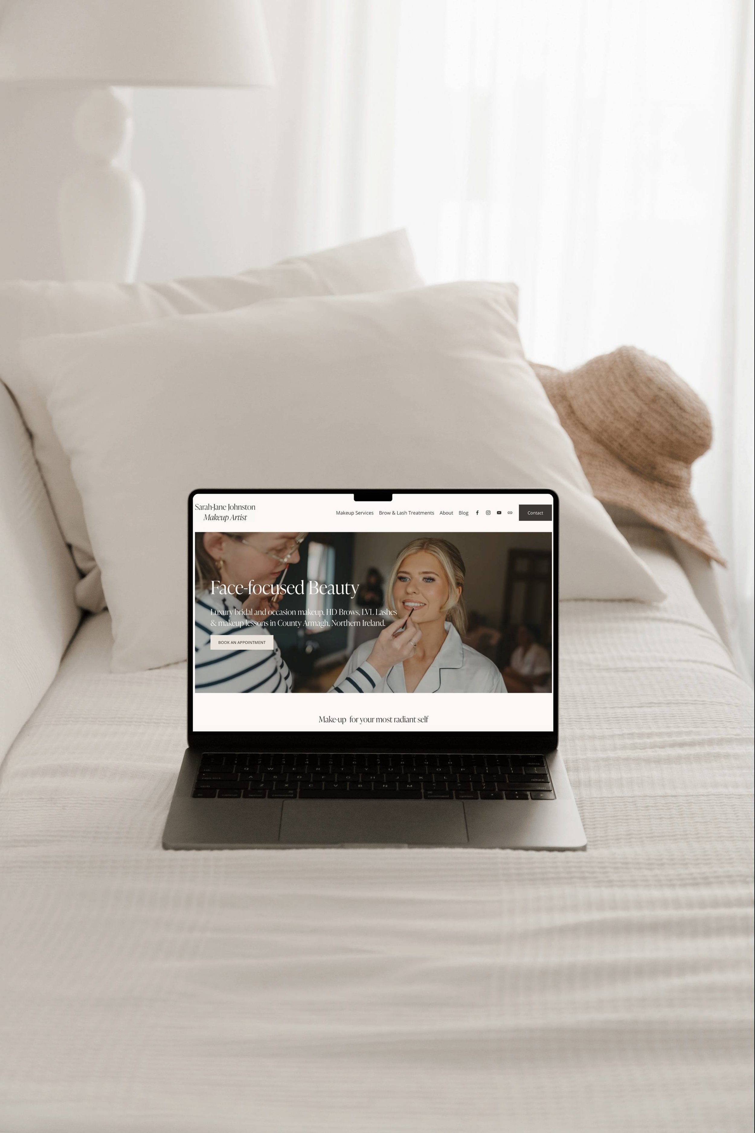 <h3 class='thumb-caption'>SJJ Makeup Artist</h3> <p class='thumb-desc'>Website In A Day</