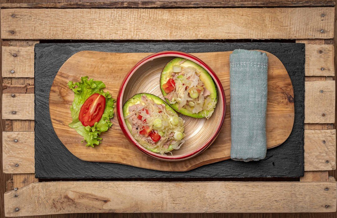Natural Organic Sauerkraut on Avocado with tomato, spring onions, and tuna 😍🍴

www.culturedfoodco.ie/store

#foodideas #fermentedfoods #sauerkraut #guthealth #microbiome #guthealthy #gutfriendly #healthyfood #avocado