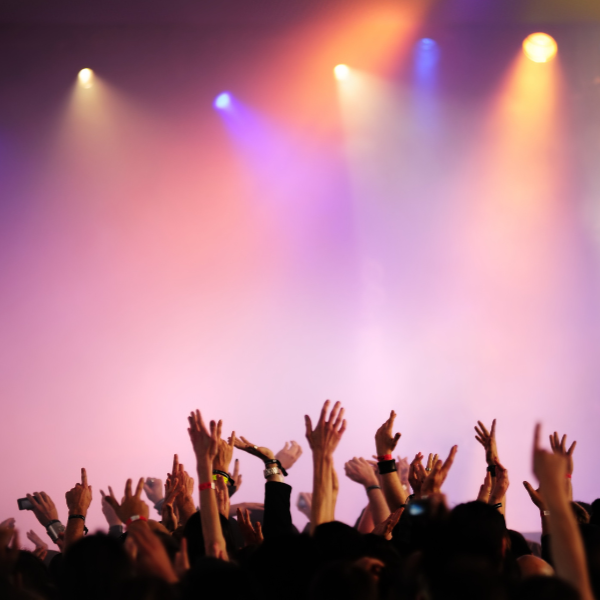 Hot Right Now in B2B Messaging: Governance, Tuning, AI Hallucinations and Data Control