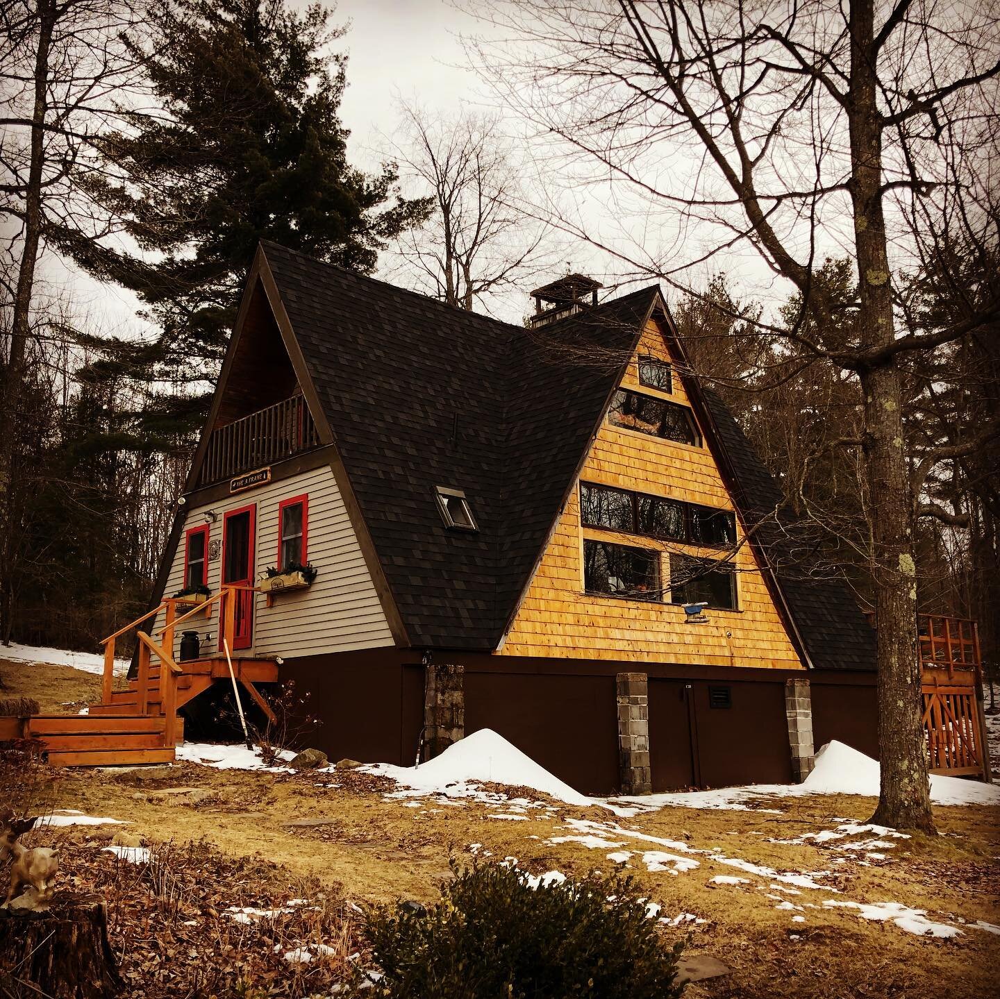 The &lsquo;A-Frame in the Woods&rsquo; where #Melissa got closure. This may have been the end of the book, but the story most certainly did not end there. #inspirationimages #sneakpeek #booktwo

#soulmateshit #debutnovel #spirituality #spiritualityof