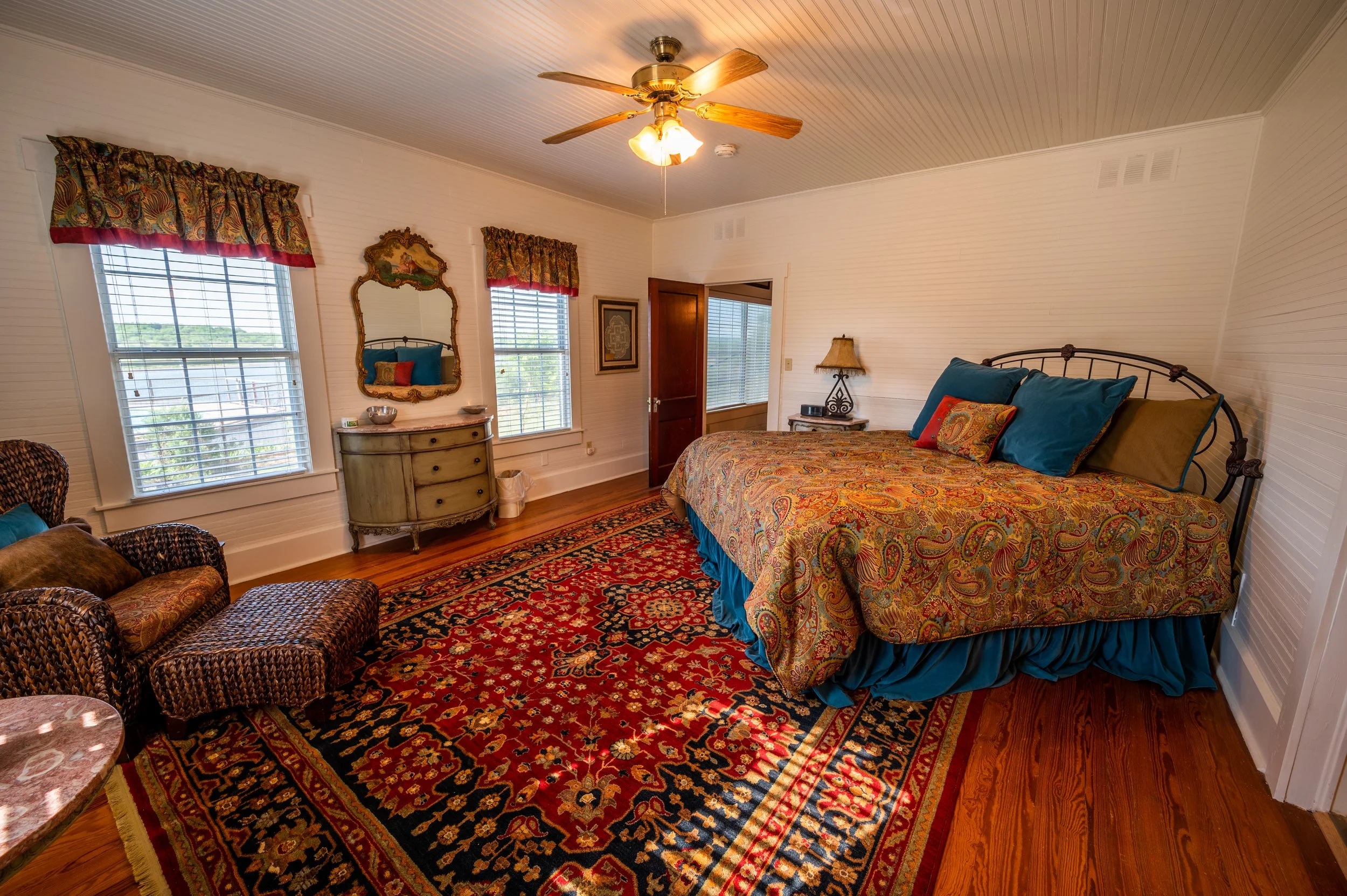 Royal Suite 2.jpg