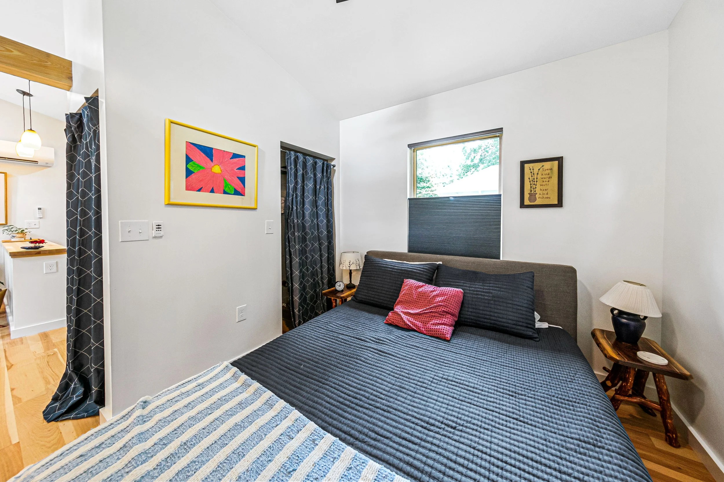 58-44 Edgemont Rd-22.jpg