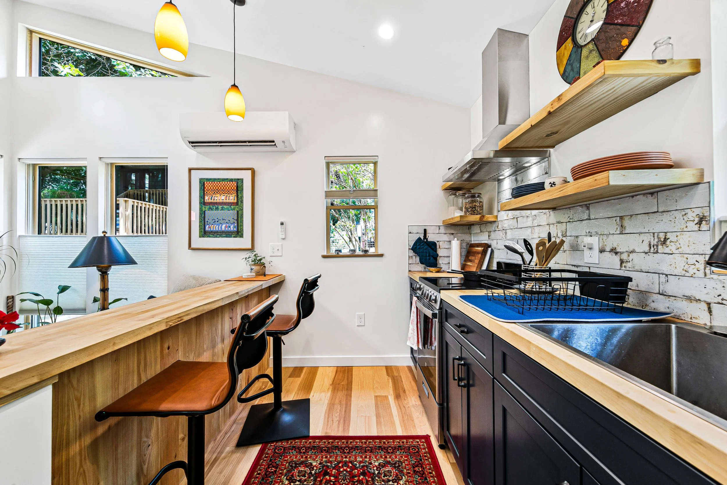 47-44 Edgemont Rd-11.jpg