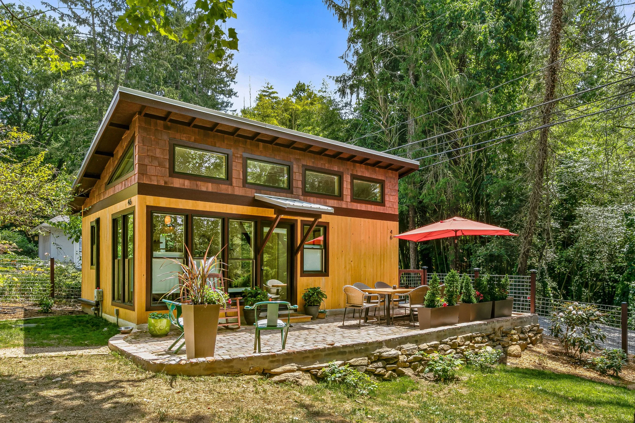 37-44 Edgemont Rd-1.jpg