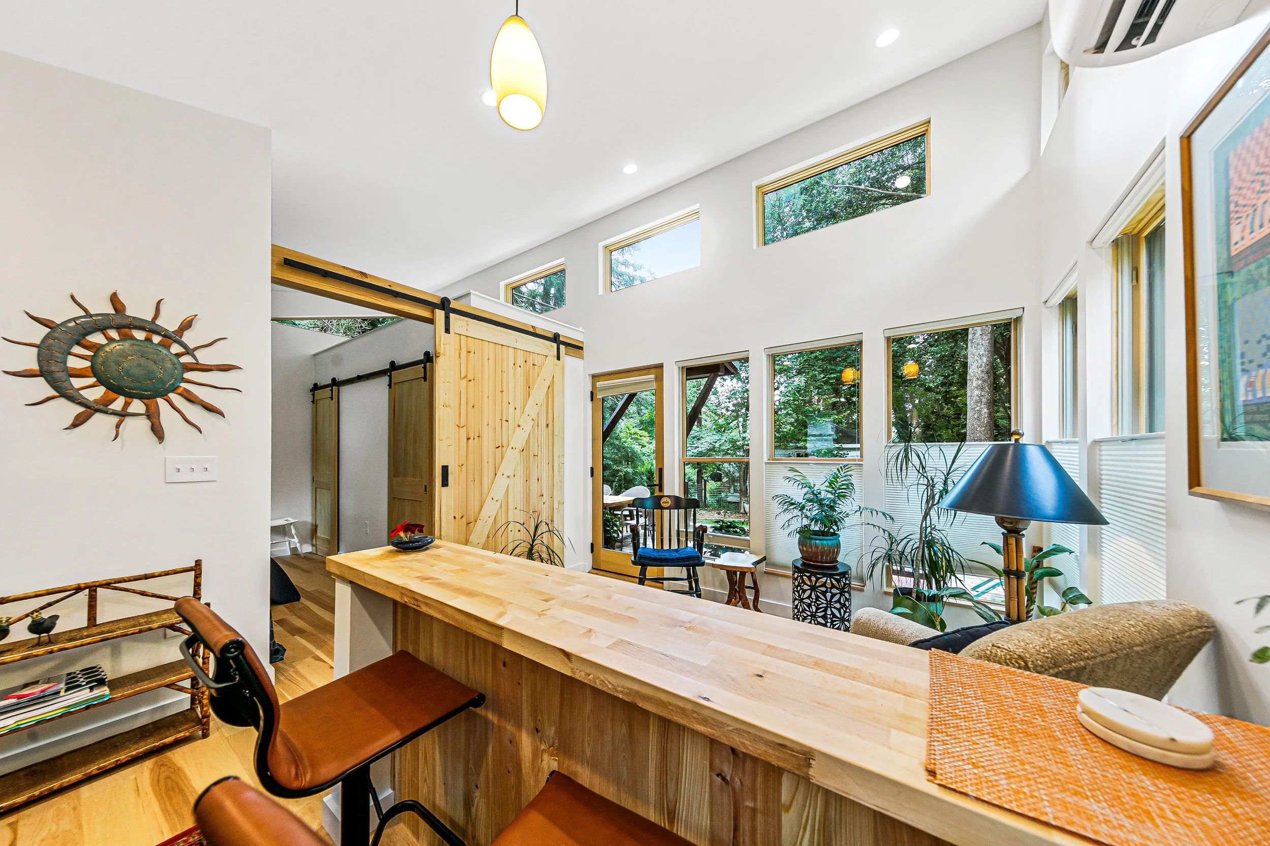 50-44 Edgemont Rd-14.jpg