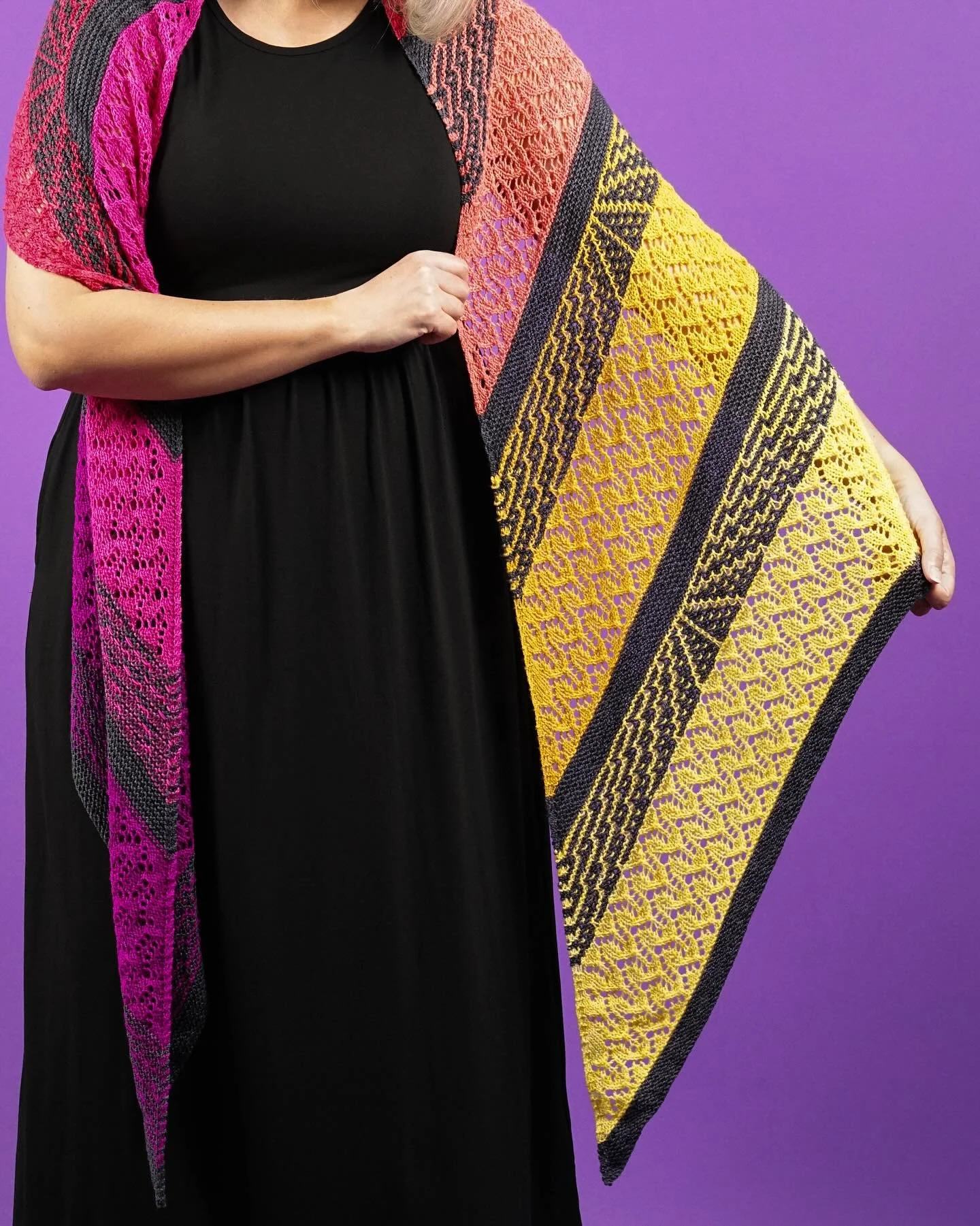 💜✨VISTOSA✨💜 is 60% OFF with code BARCELONA through September 25 (ET)!

This bias knit wrap was inspired by the Bas&iacute;lica de la Sagrada Fam&iacute;lia in Barcelona, Spain. Bold colors use slipped stitches to create mosaic rays while only knitt