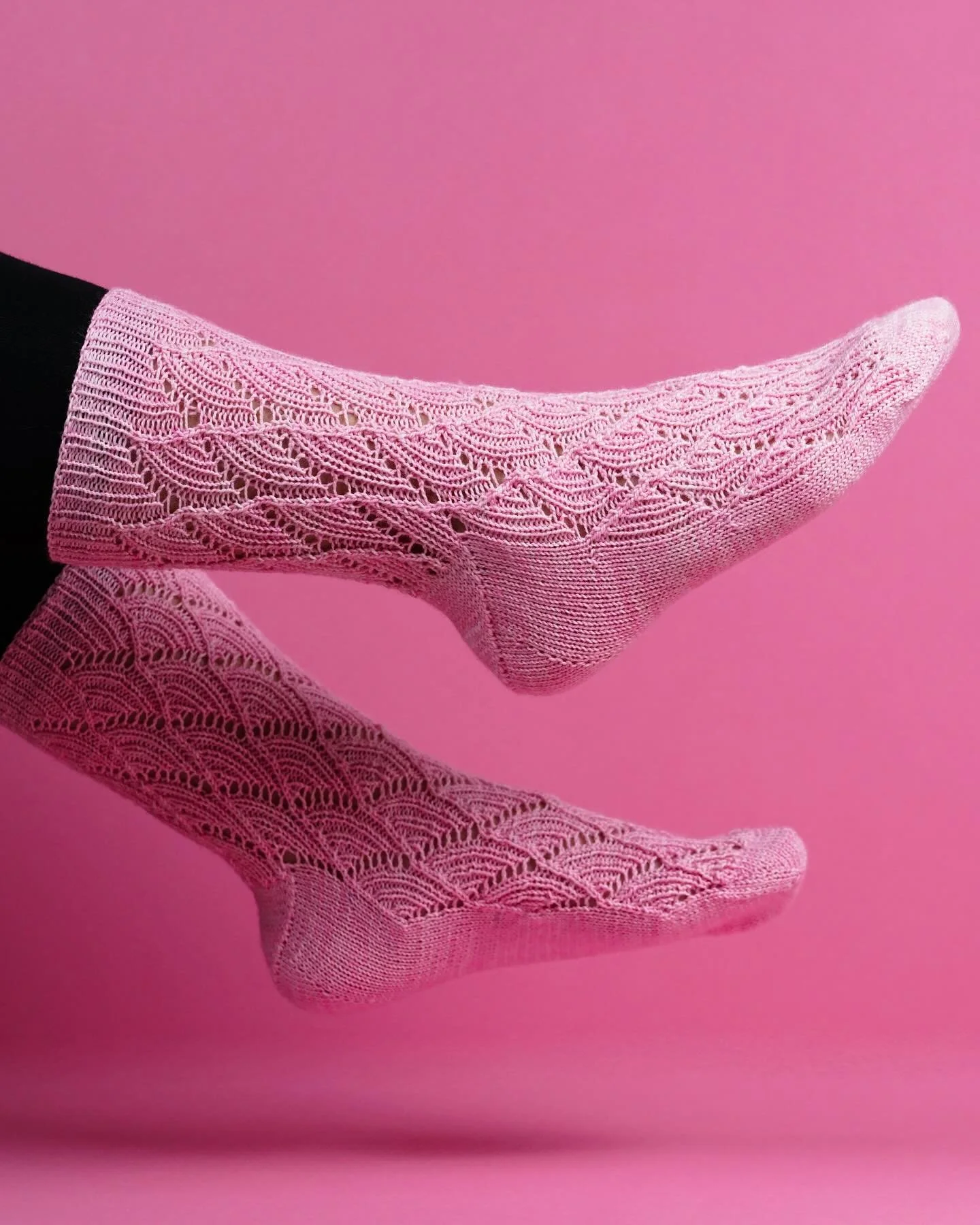 💕POPULAR💕 is now available as part of my Socks of Wicked collection! Are you ready to be Galinda-fied??? 💕💅🌸

While I&rsquo;ve never been part of the &lsquo;popular&rsquo; crowd, I can&rsquo;t help but adore the character Galinda (who later drop
