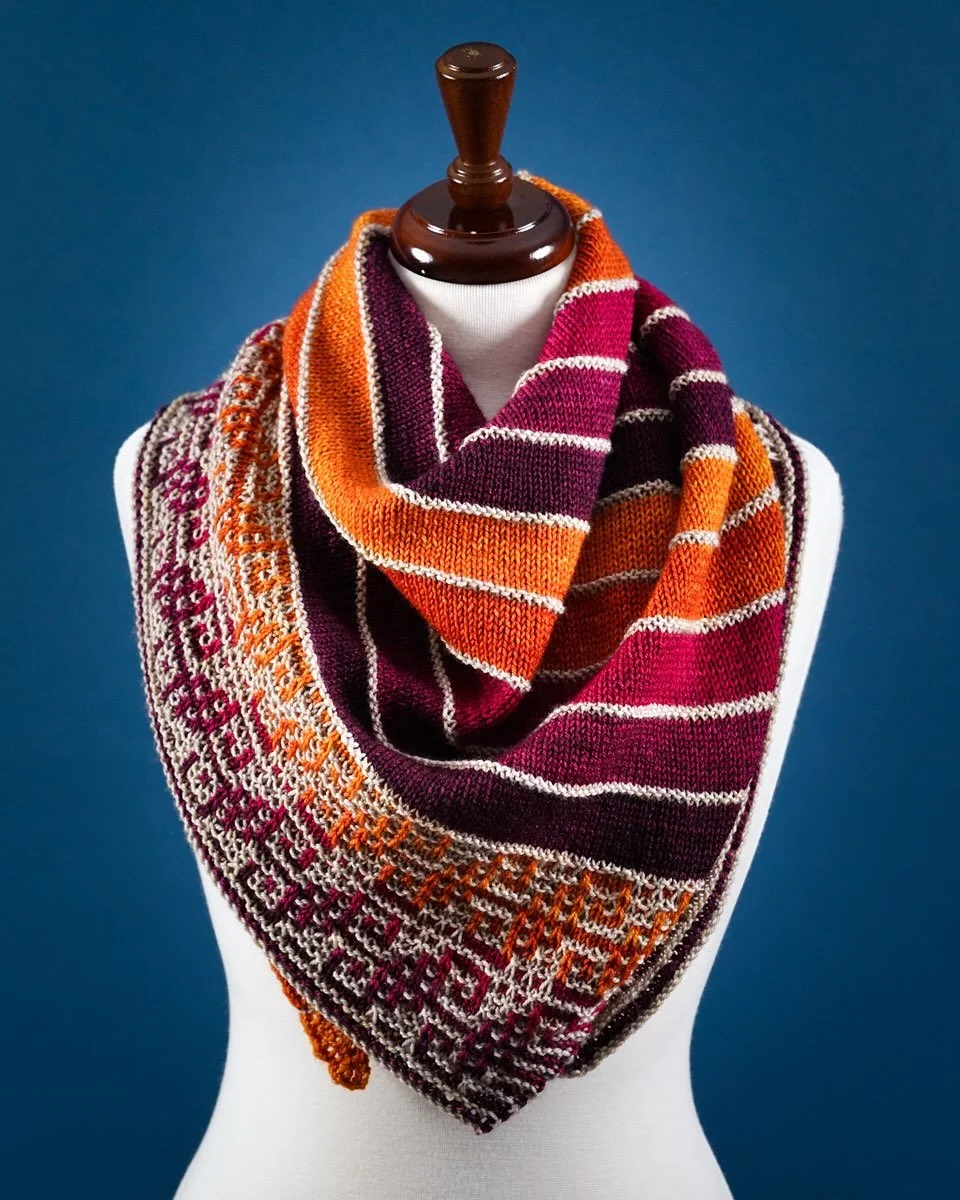 🍁🍂When the weather cools down, don’t you just ADORE a colorful fall shawl?! I’m so in love with this new accessory! I like to wrap it with the point in front, sometimes tucking the ends, sometimes not. How do you like to wear your fall
