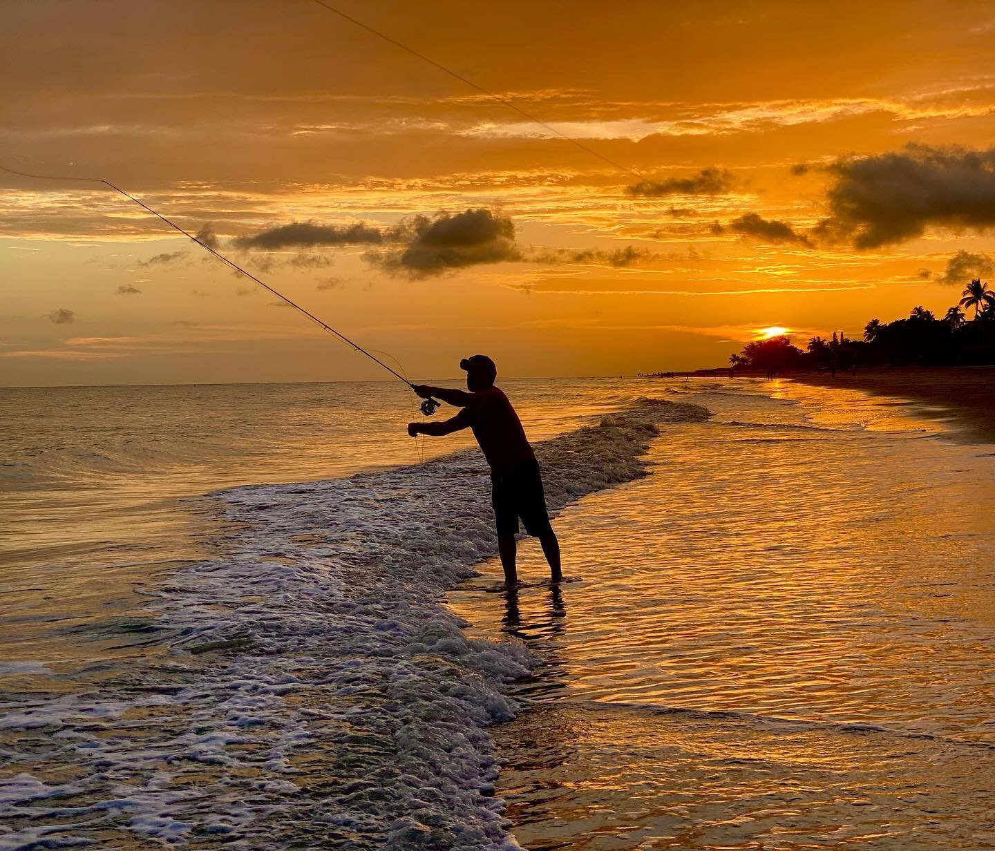 My favorite shot from #sanibelislandflorida - fly fishing at sunset! Working on a #flyfishing #magazinearticle this week in lovely @visitsanibel @visit_sanibel .
.
#travel #travelwriting #saltwaterflyfishing #flyfishingaddict #fishing #snook #travelw
