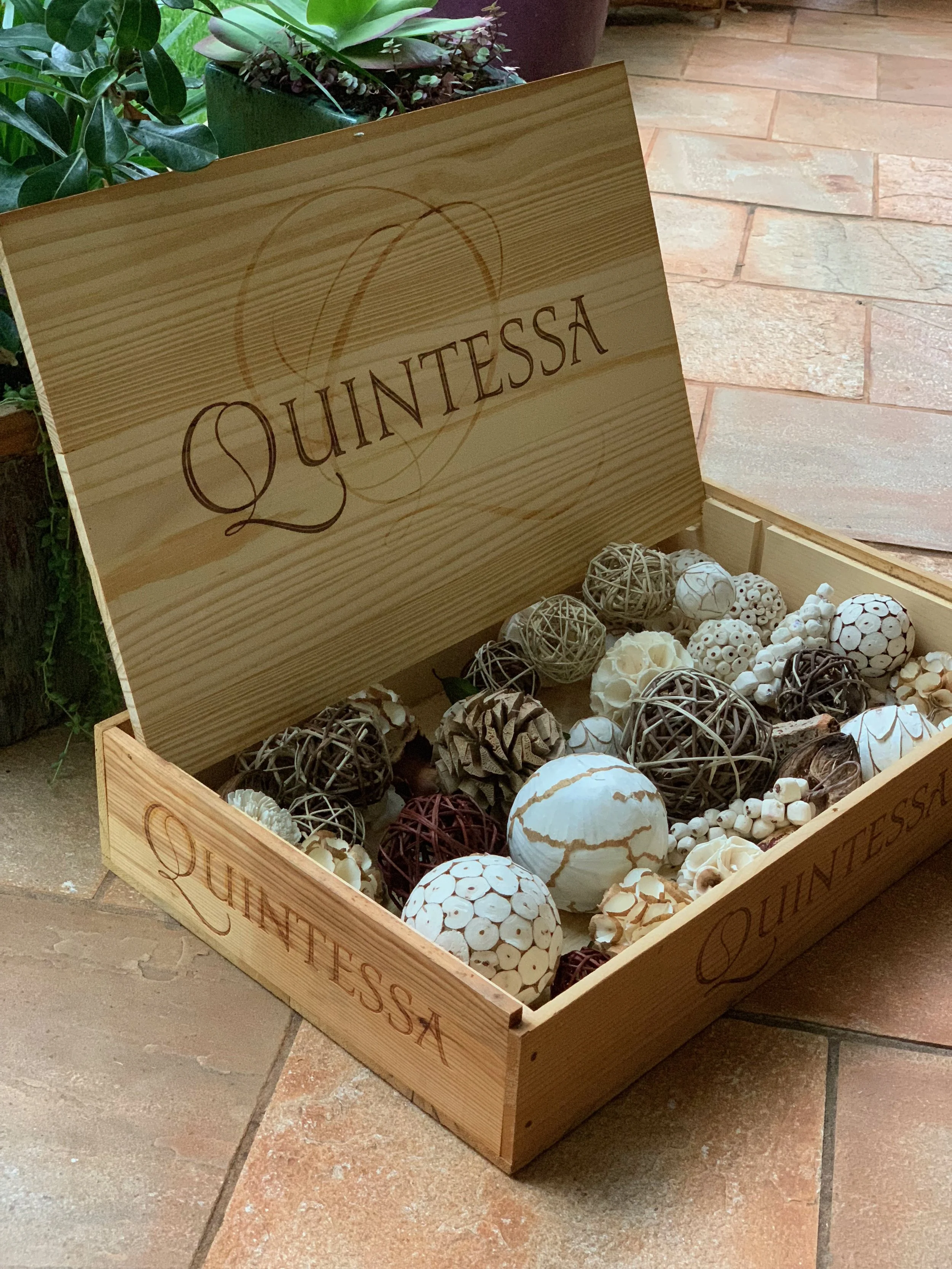 Rustic Wine Box (Inside) // Qty: 1