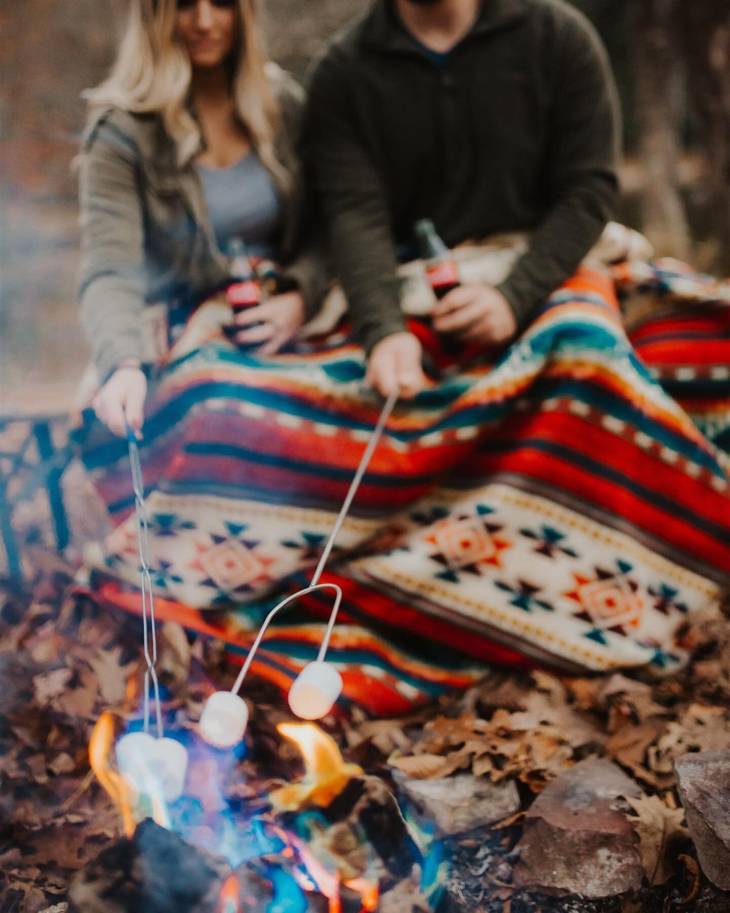 E V E R Y week is a week for sweethearts. Cozy up by the fire with a little rainbow light show this time round. 🌈🔥You can find both colorful fire cones and cozy blankets freshly restocked at our shop in #thomaswv // #ellaandcompanyhome // 📷: @theg