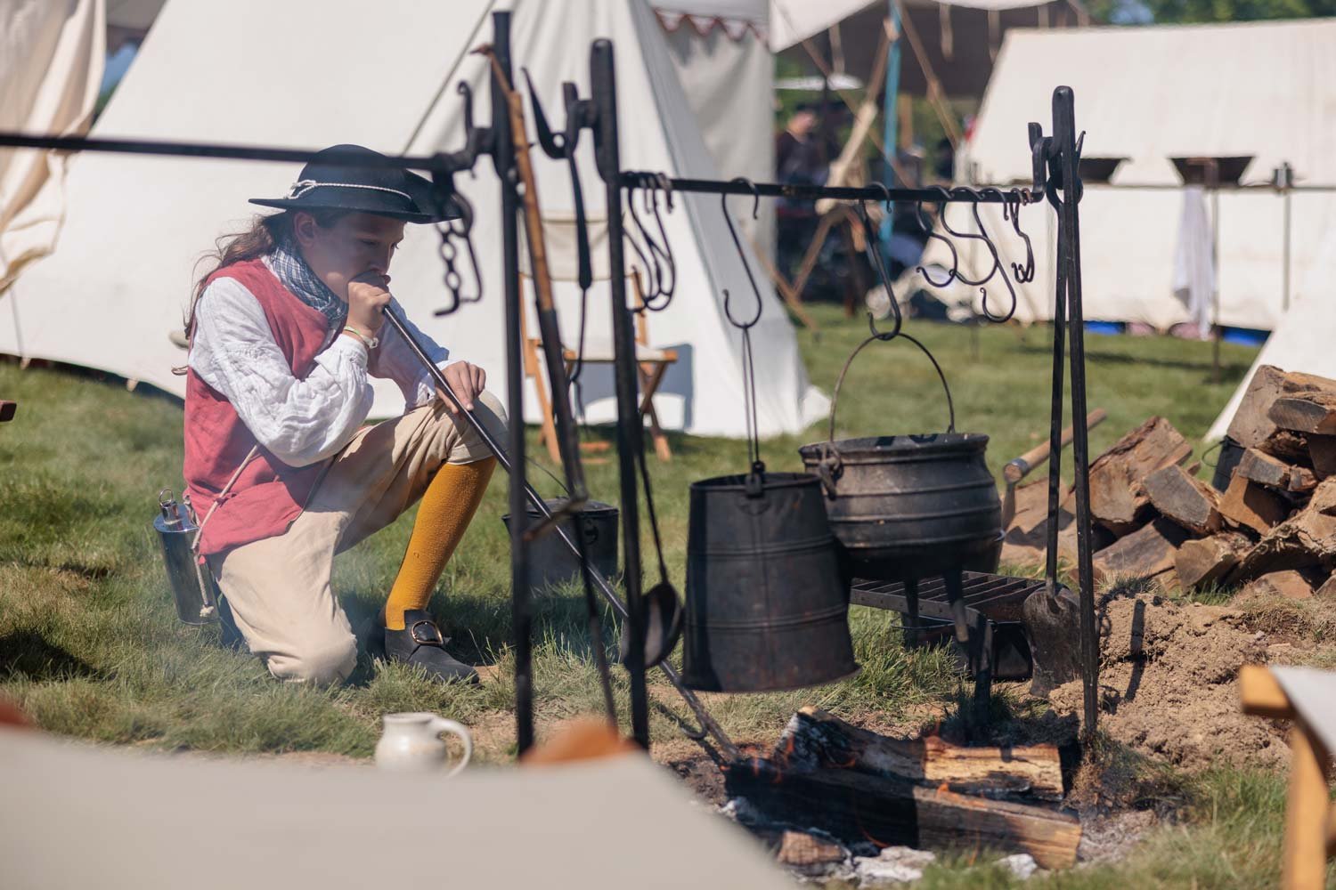 mount-vernon-encampment-fire-cooking.jpg