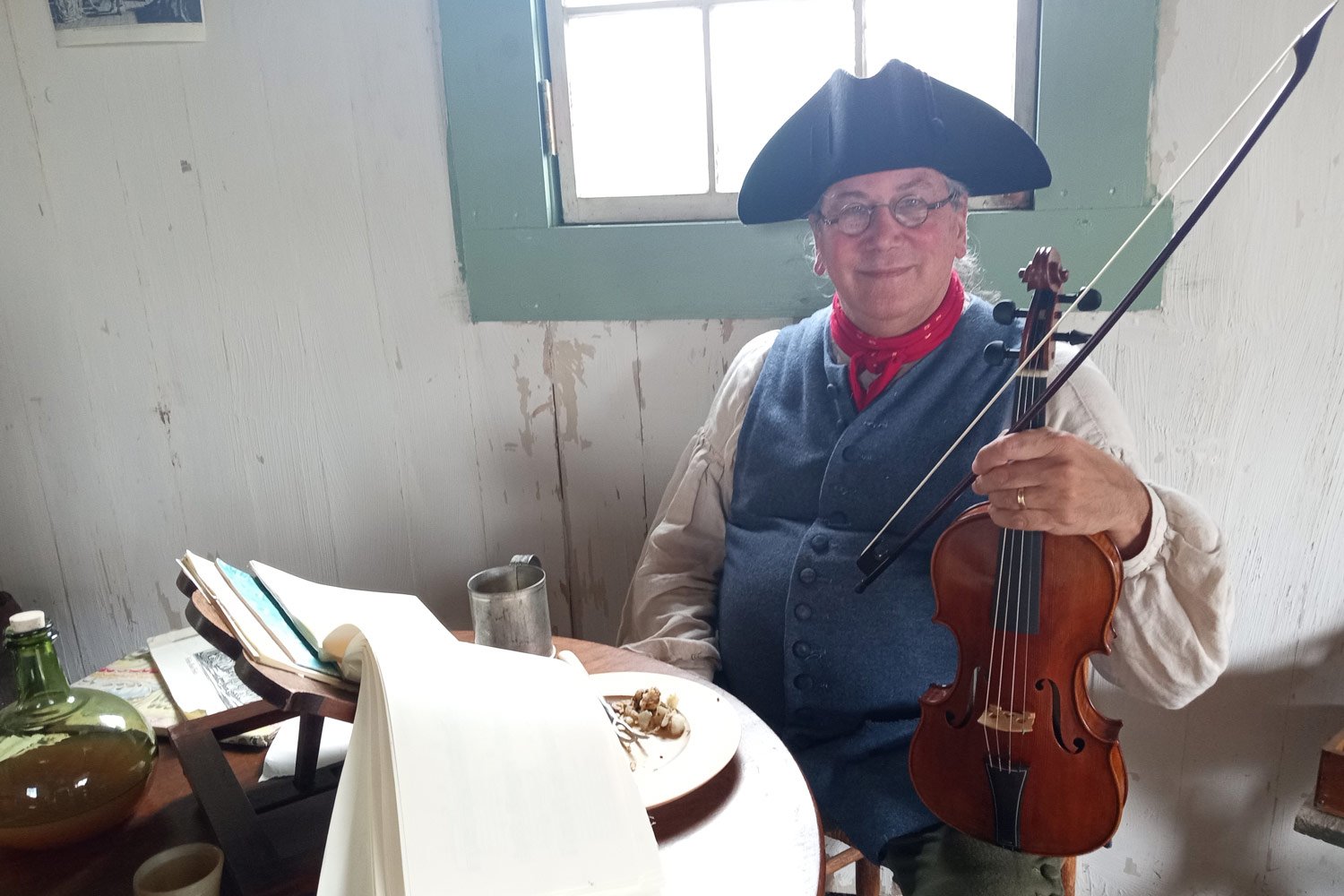 CI_Chuck-violin-in-the-tavern.jpg