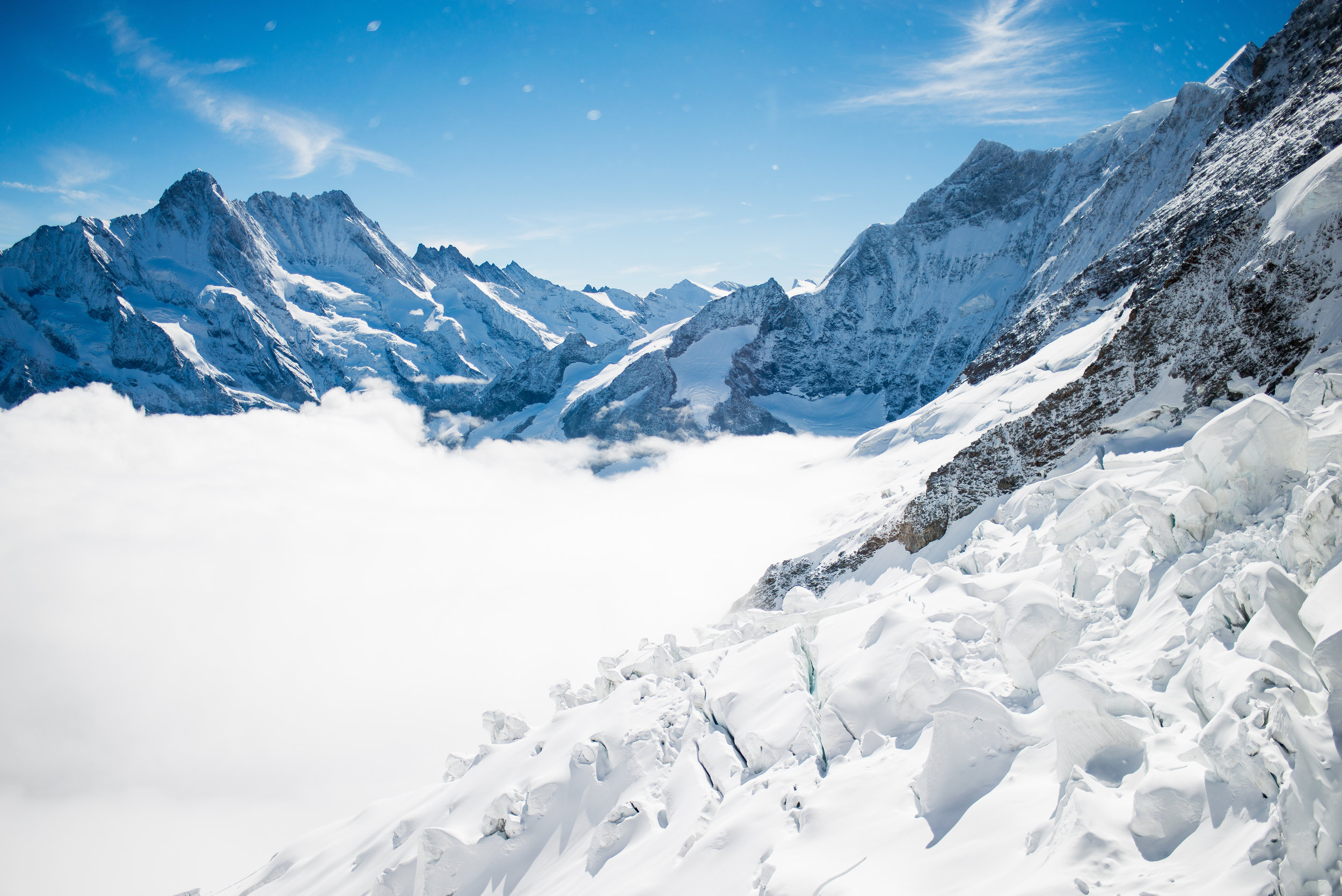 Yahoo: Luxury chalet to open on peak of Alaskan glacier