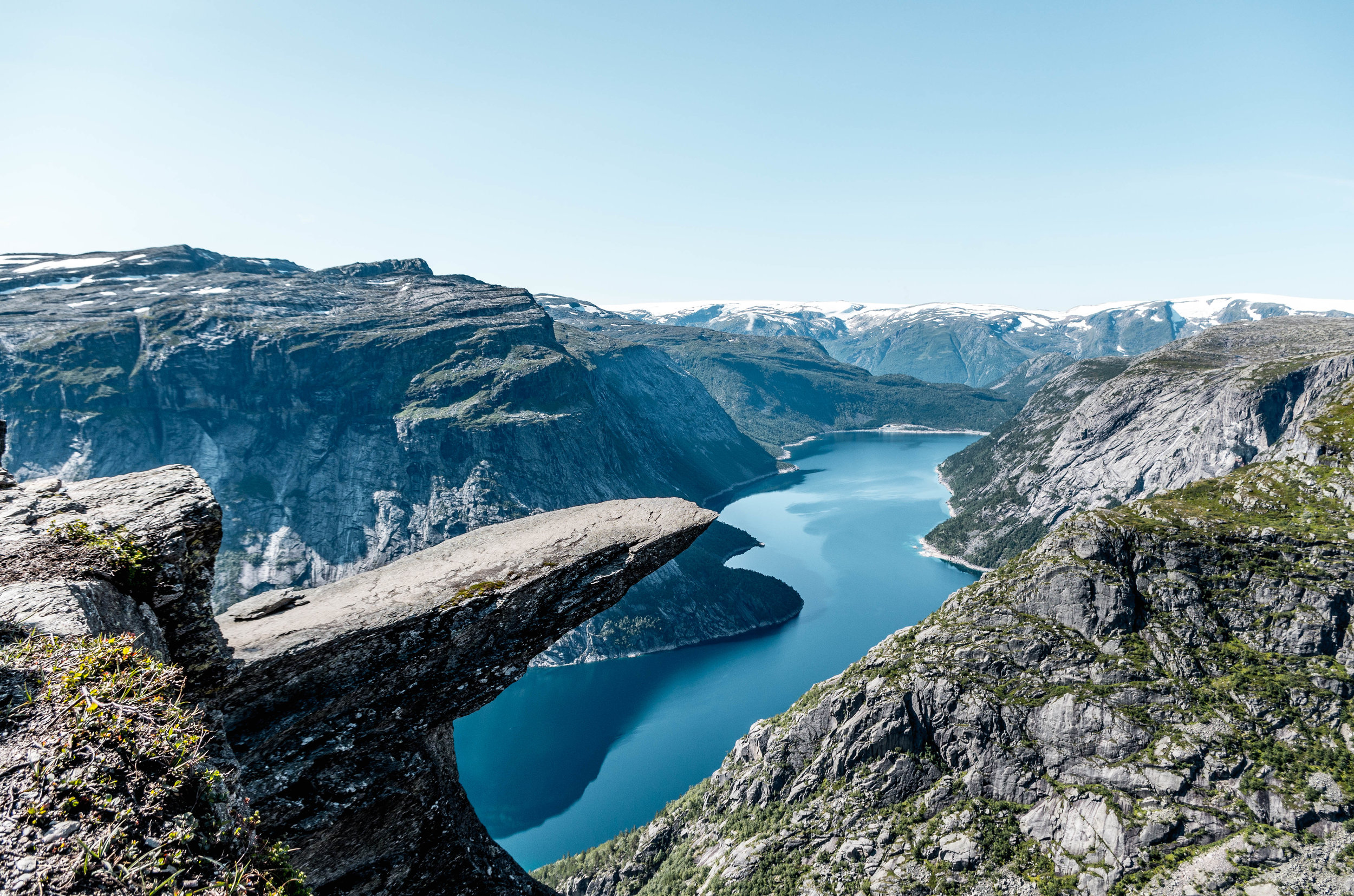 Yahoo: Futuristic, floating, ring-shaped hotel to open above Arctic Circle in Norway