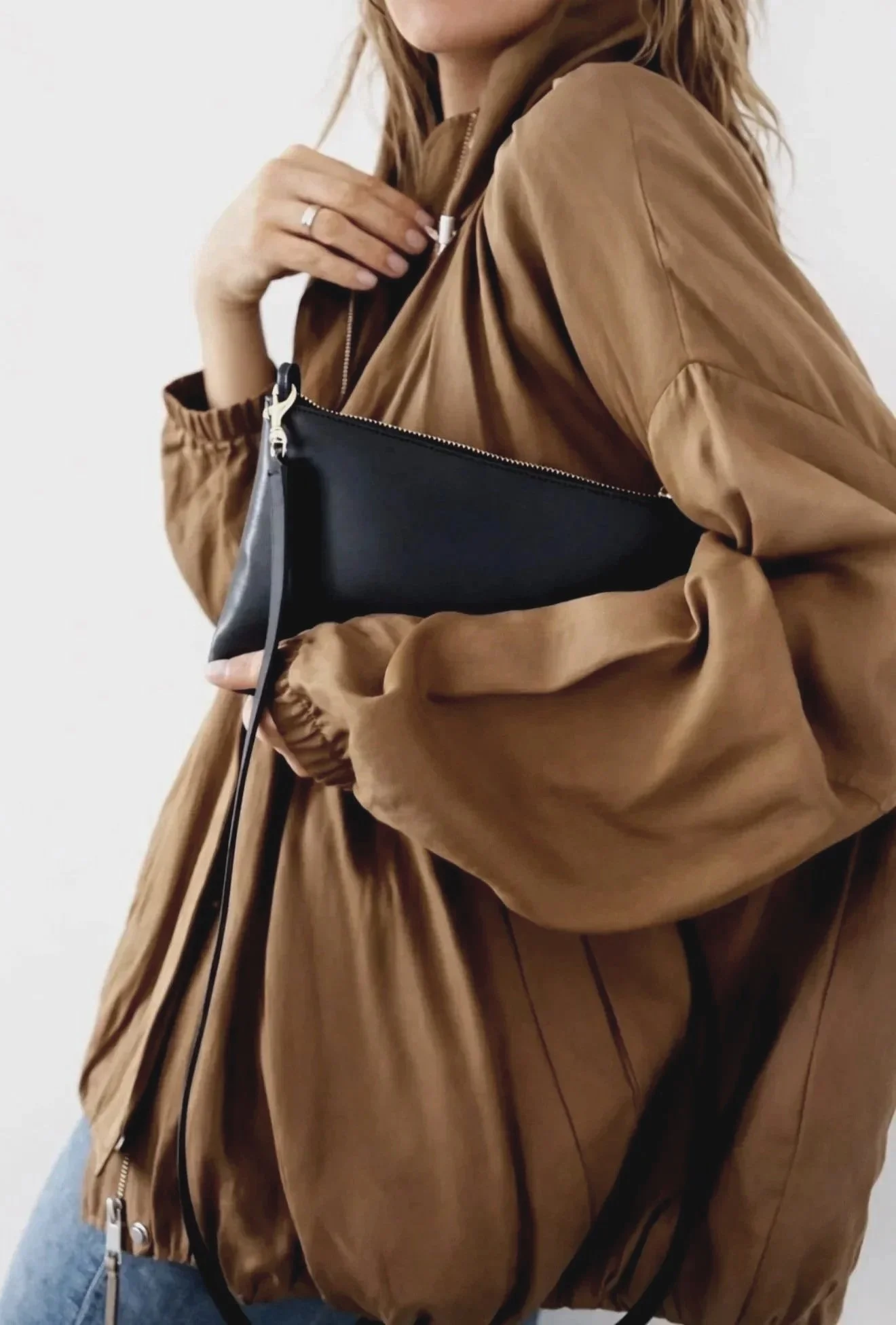 THE MINI LEATHER SIDE HUSTLE  BLACK / GOLD