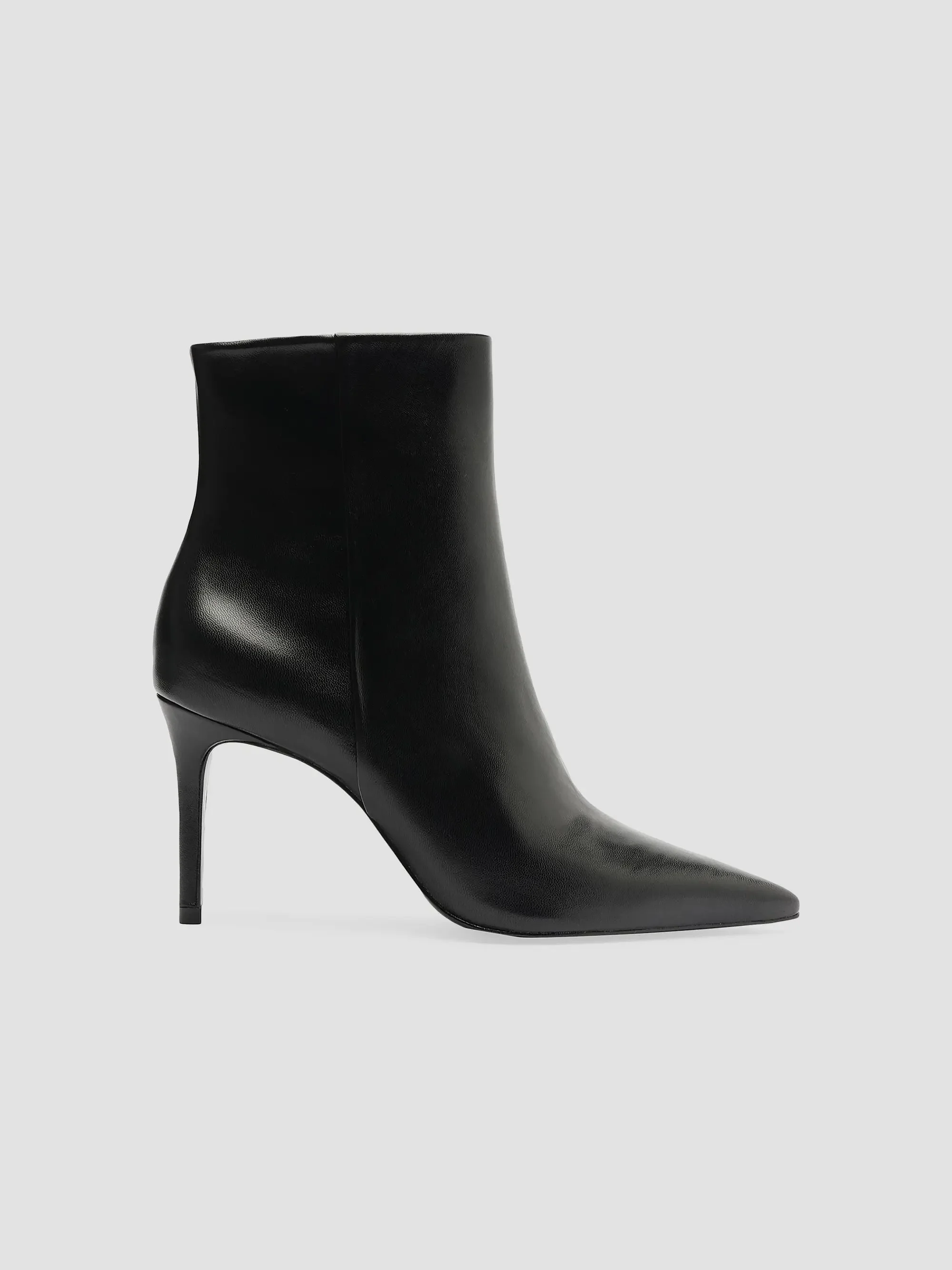 Schutz Boot.jpg