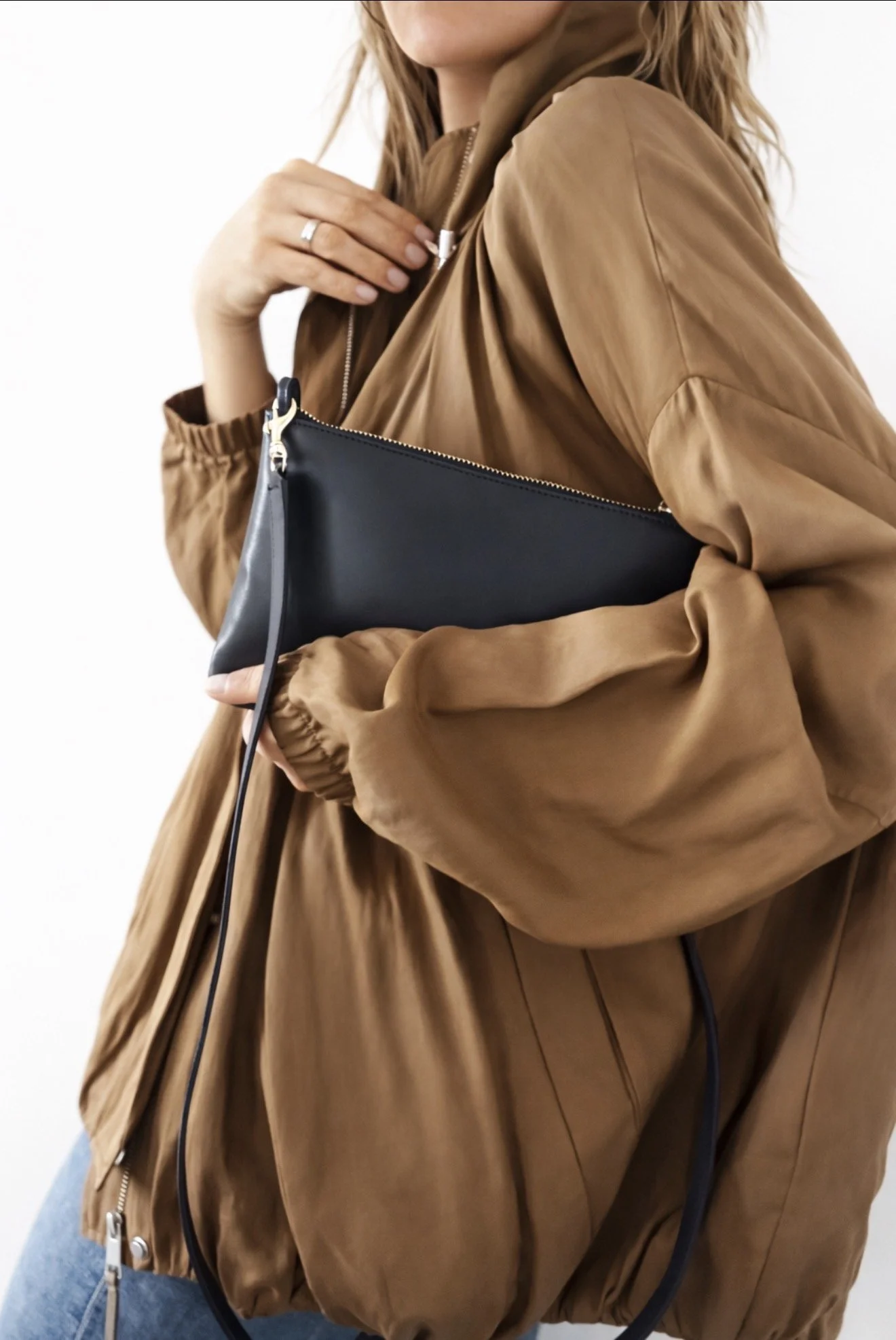 THE MINI LEATHER SIDE HUSTLE  BLACK / GOLD