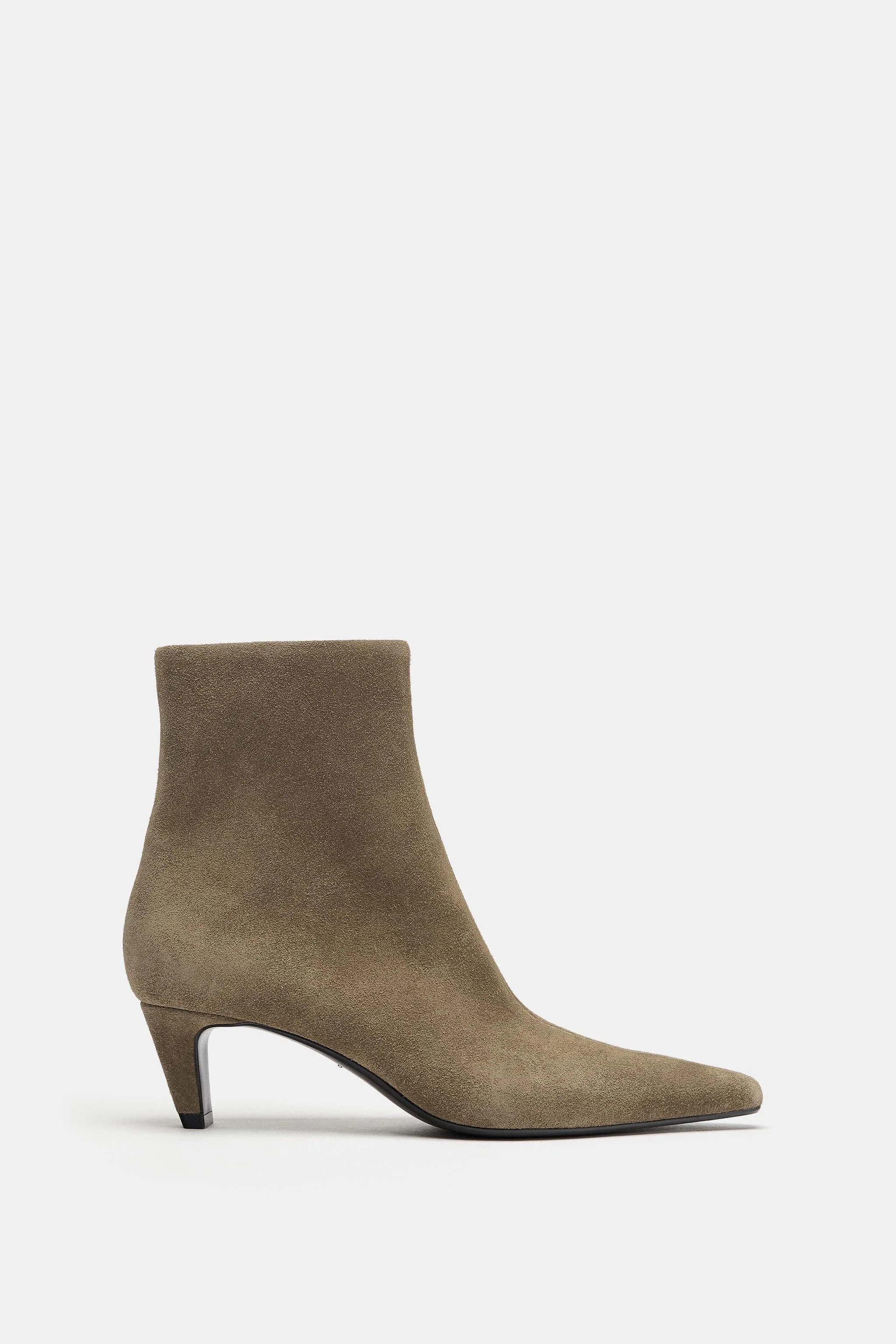 Zara Suede Book