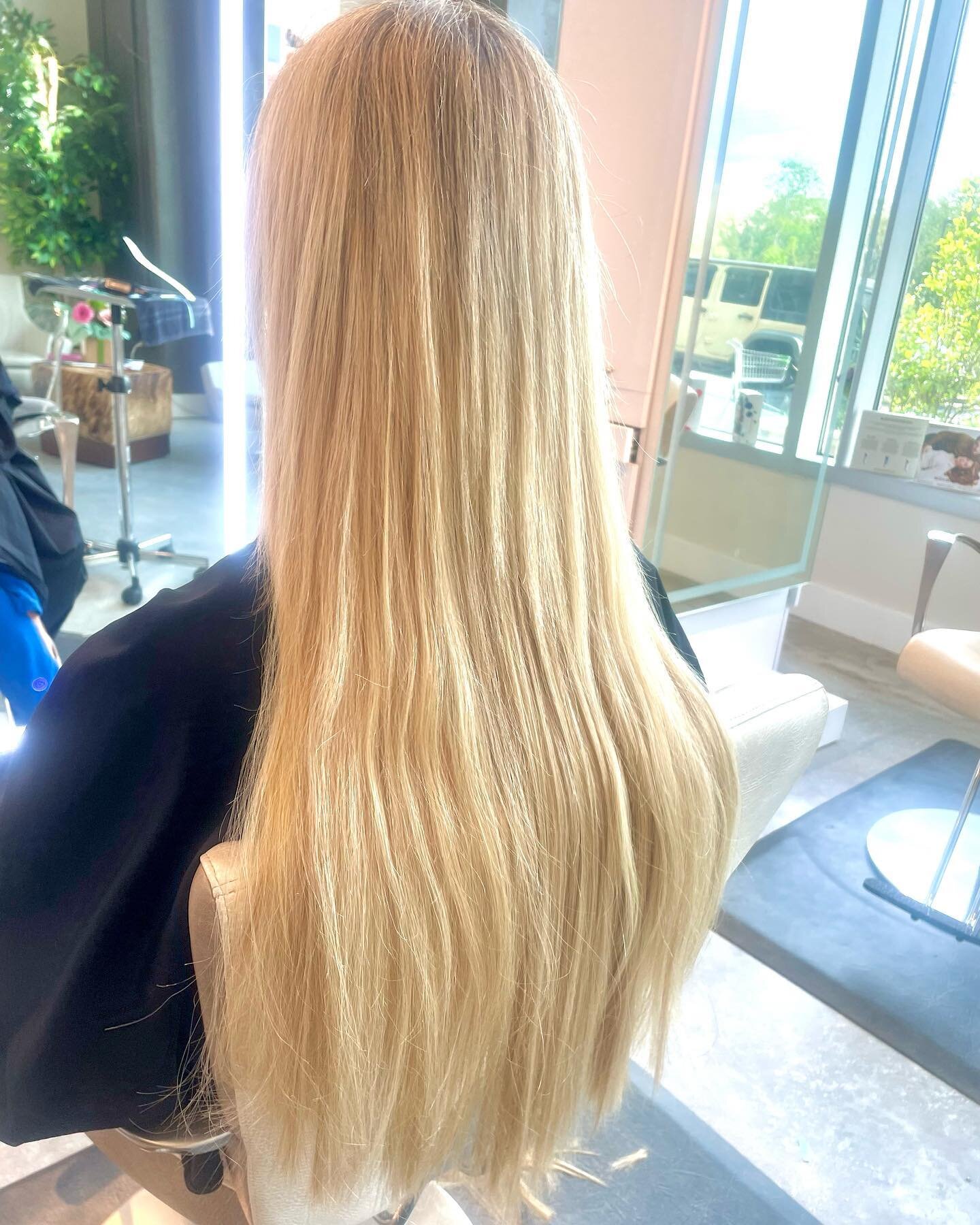 Rapunzel, Rapunzel
Let down your hair!
Give me some extensions with a little flare! 👑
&bull; hair by @emakeupbeauty 

&bull;BOOK YOUR APPOINTMENT TODAY&bull;
www.thepurehairartistry.com
843-871-3898
&amp; @sharzhair @sarahsarezkyhair @courtney_cosme