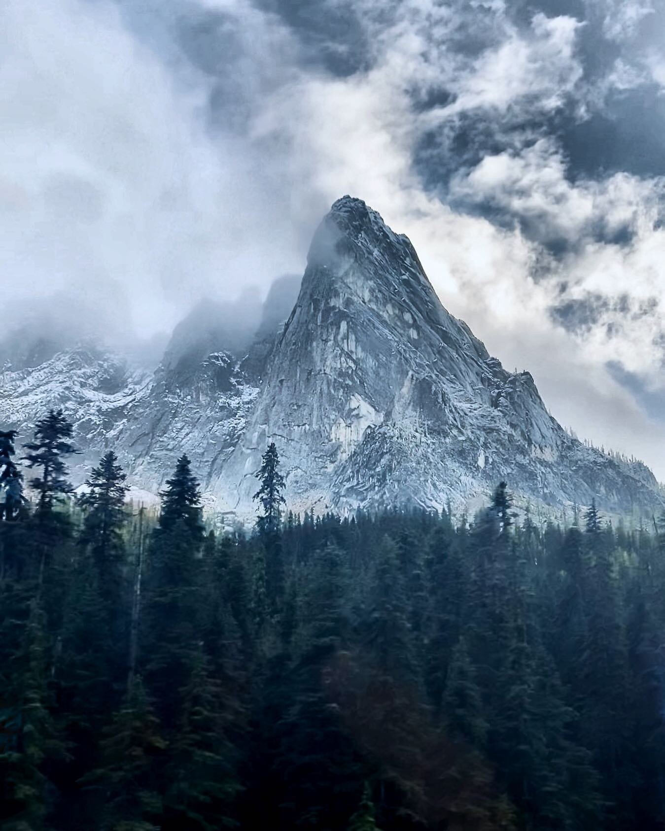 The giants are moody. Be careful out there in the changing weather. They don't care. 
.
.
.
.
.
.
@arcteryx #pnwlife #pnwwonderland #pnw #upperleftusa #washingtonexplored #wanderforever #moodygrams #pnwvibes #pnwcollective #lastingvisuals #mountainli
