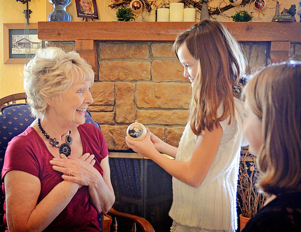 DSC_8617LisaStarStruckPchyGlo copy-001.jpg