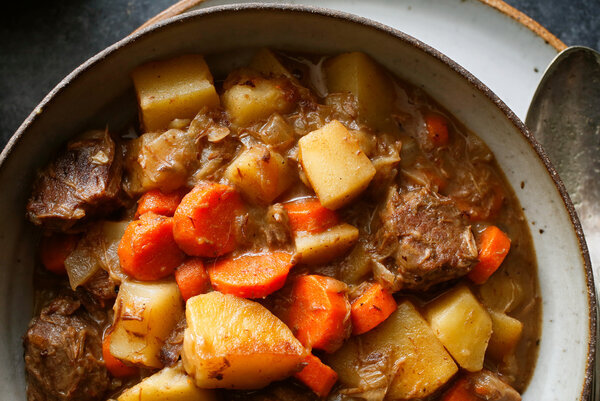 15COOKING-OLD-BEEF-STEW2-articleLarge-v2.jpg